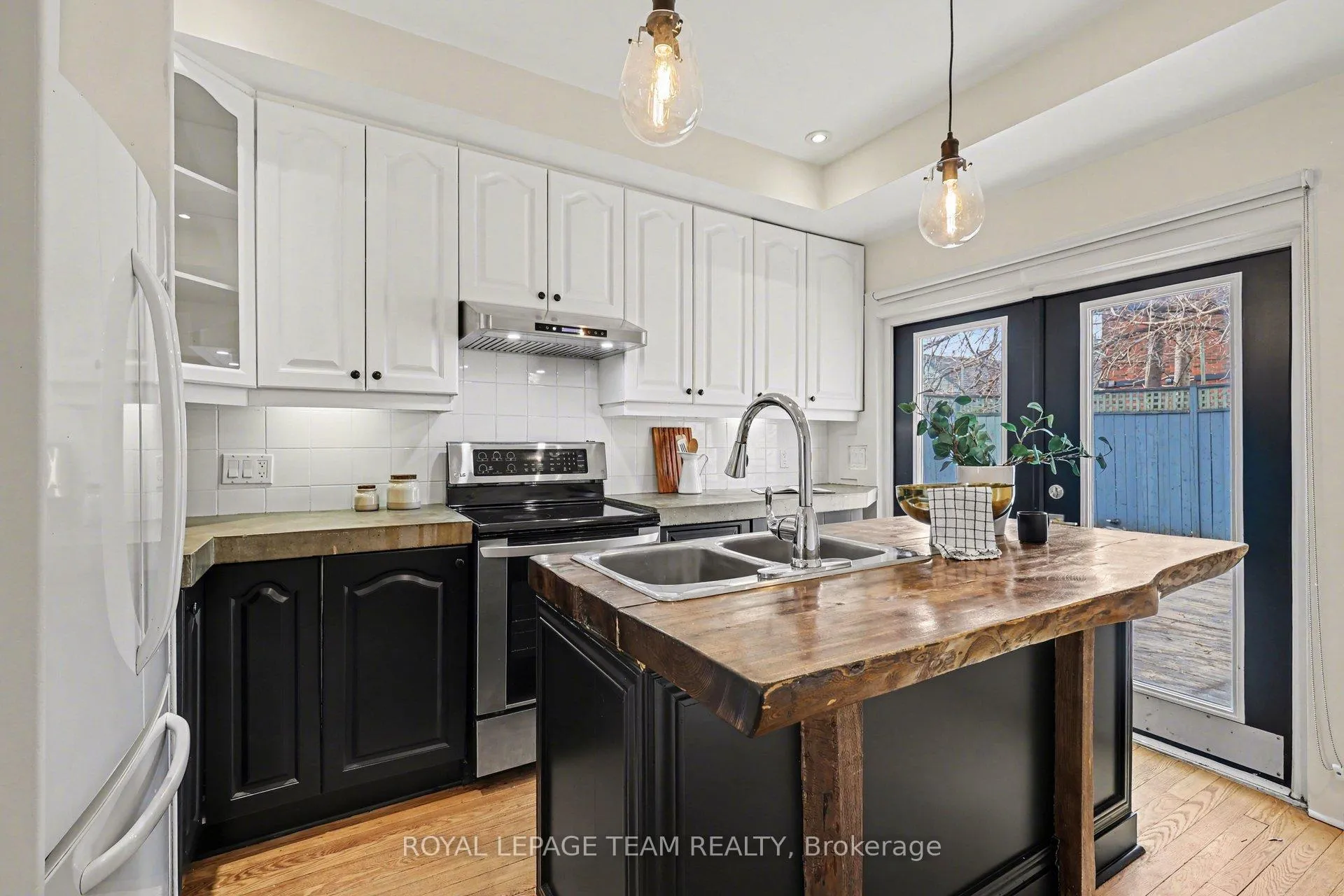 Photo 12 of 236 Emond Street, Ottawa, Vanier — HOMEH