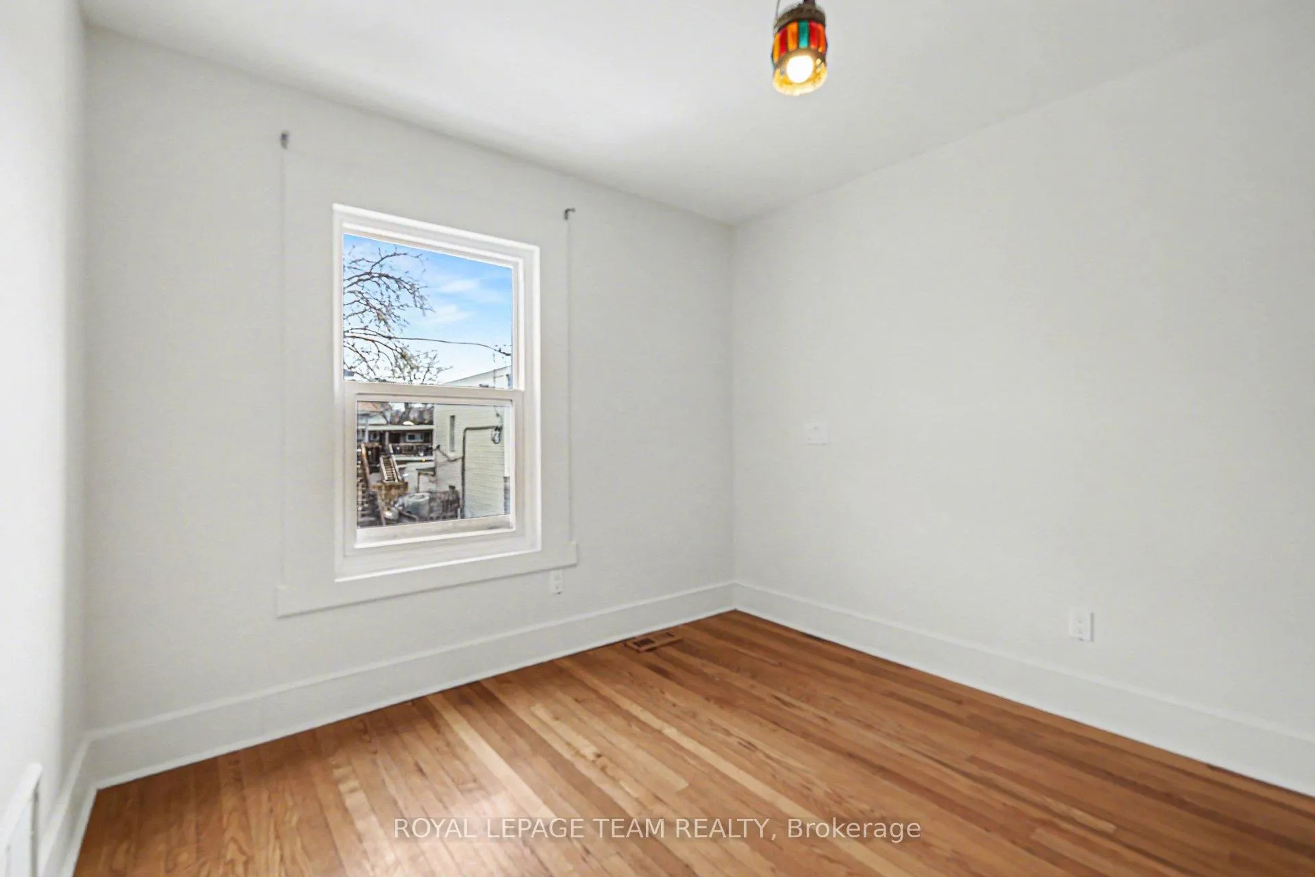 Photo 23 of 236 Emond Street, Ottawa, Vanier — HOMEH