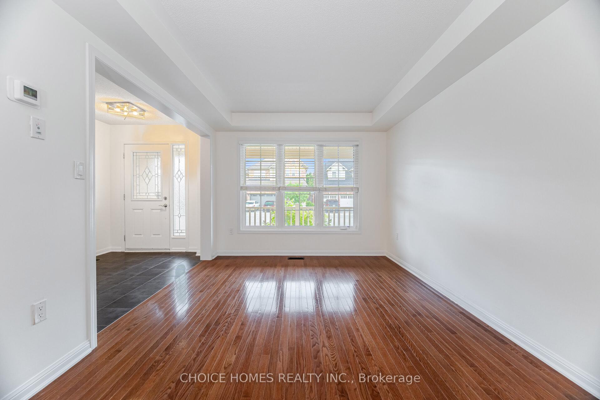 Photo 3 of 319 Mcdougall Crossing, Milton, Harrison — HOMEH