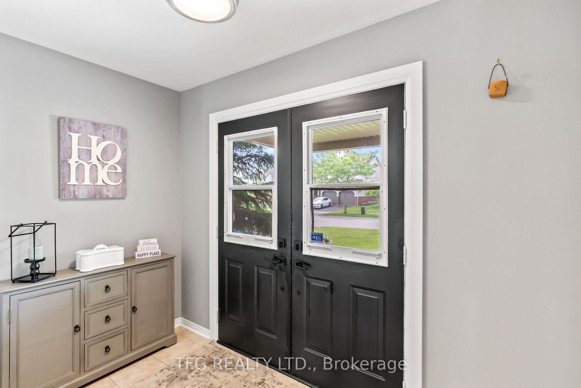 Photo 3 of 1187 Ashgrove Crescent, Oshawa, Pinecrest — HOMEH