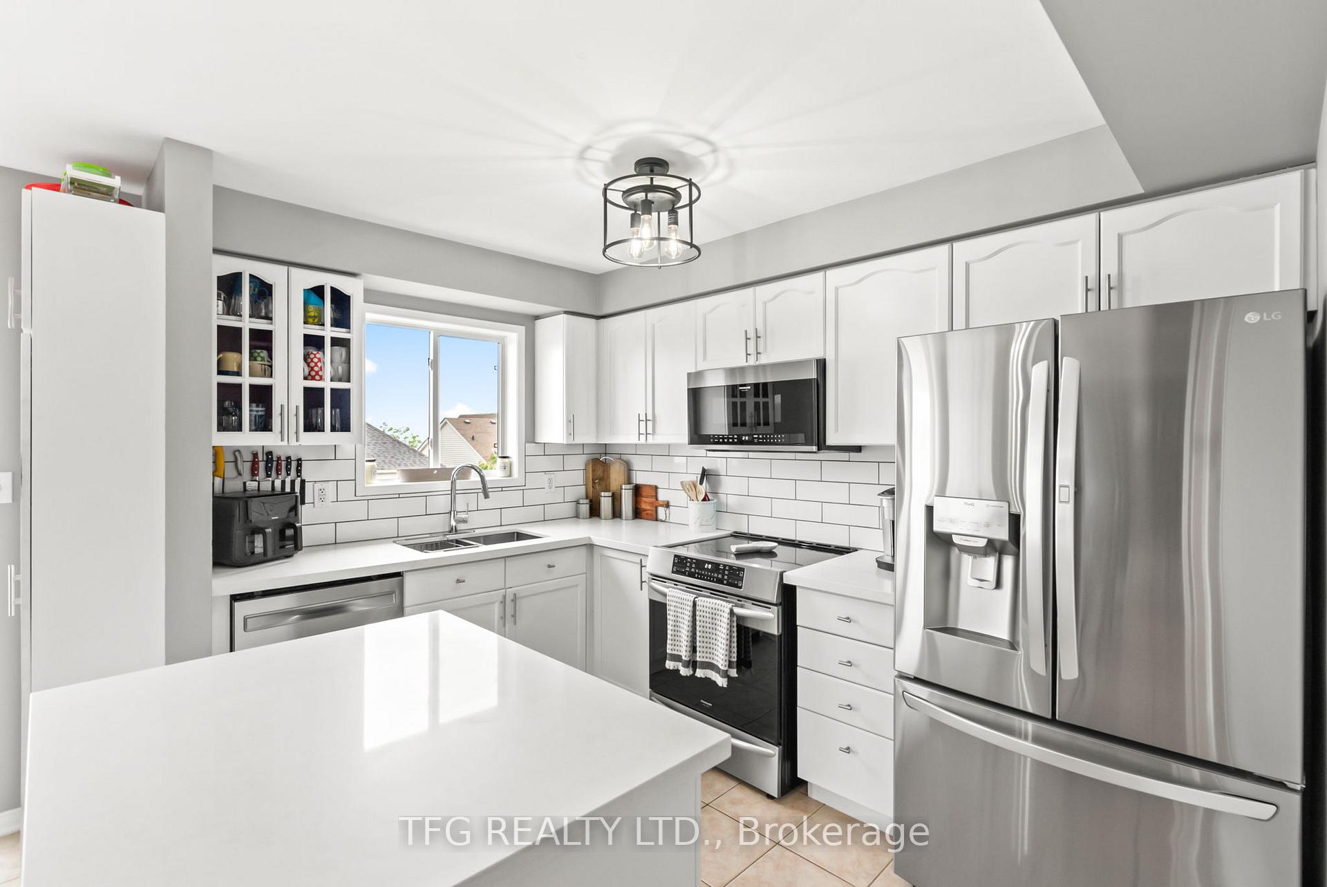 Photo 9 of 1187 Ashgrove Crescent, Oshawa, Pinecrest — HOMEH