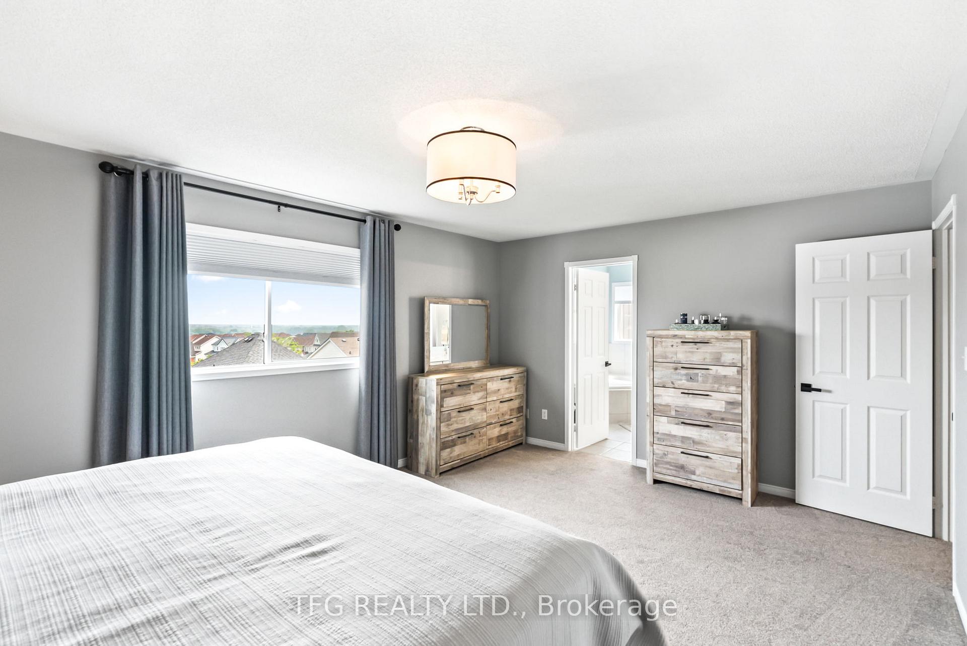 Photo 24 of 1187 Ashgrove Crescent, Oshawa, Pinecrest — HOMEH
