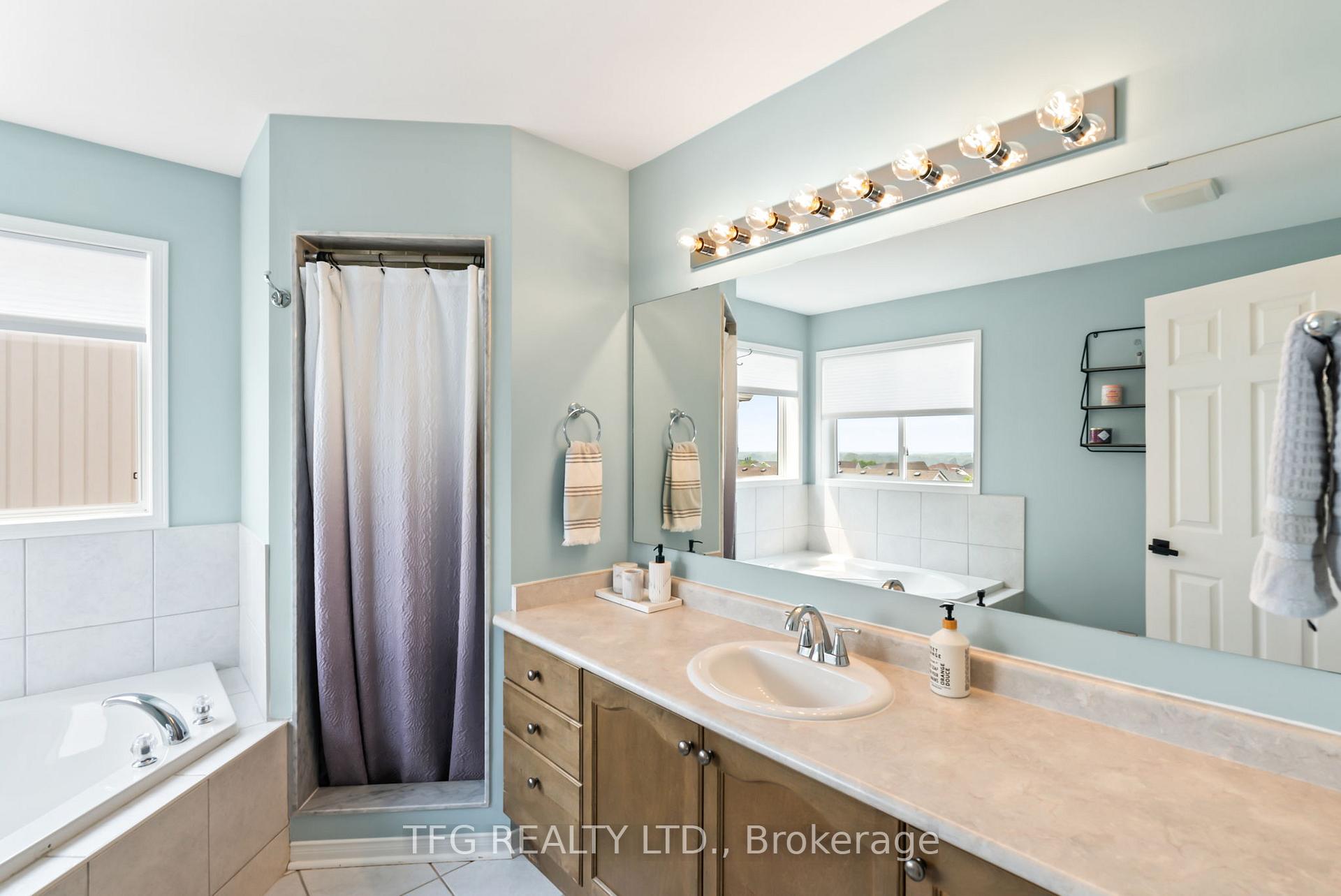 Photo 25 of 1187 Ashgrove Crescent, Oshawa, Pinecrest — HOMEH