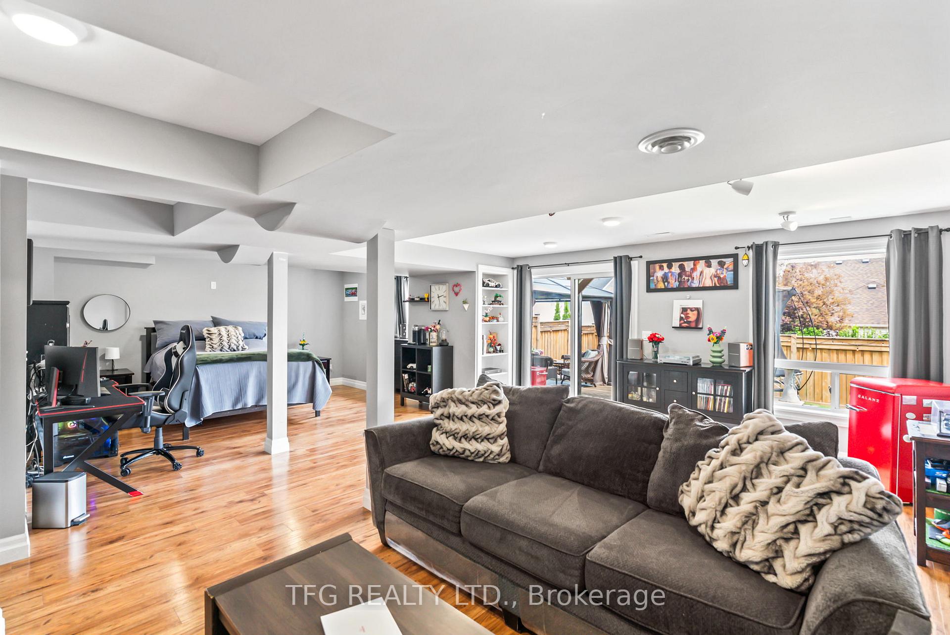 Photo 44 of 1187 Ashgrove Crescent, Oshawa, Pinecrest — HOMEH