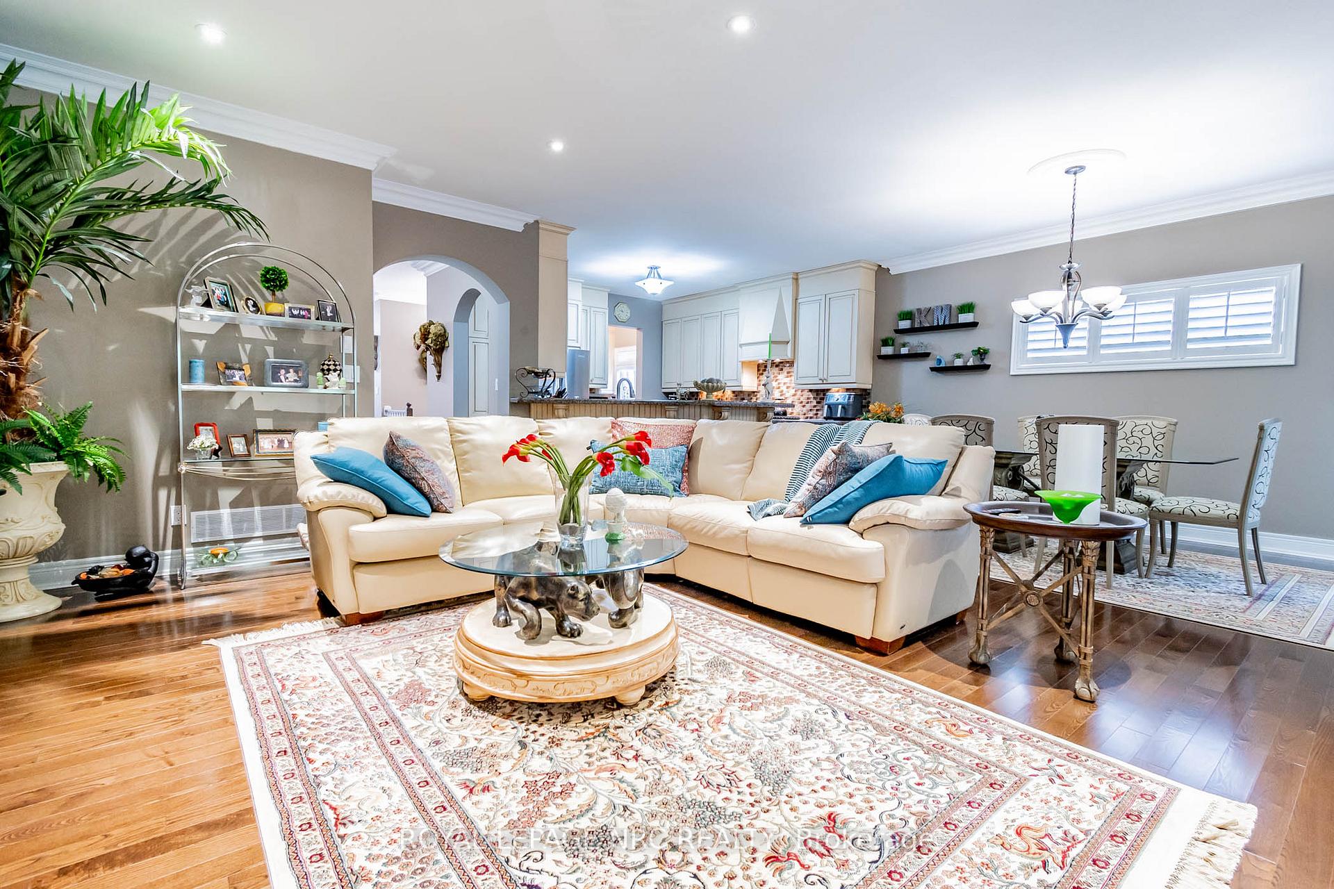 Photo 9 of 43 Cherry Ridge Boulevard, Pelham, Fenwick — HOMEH