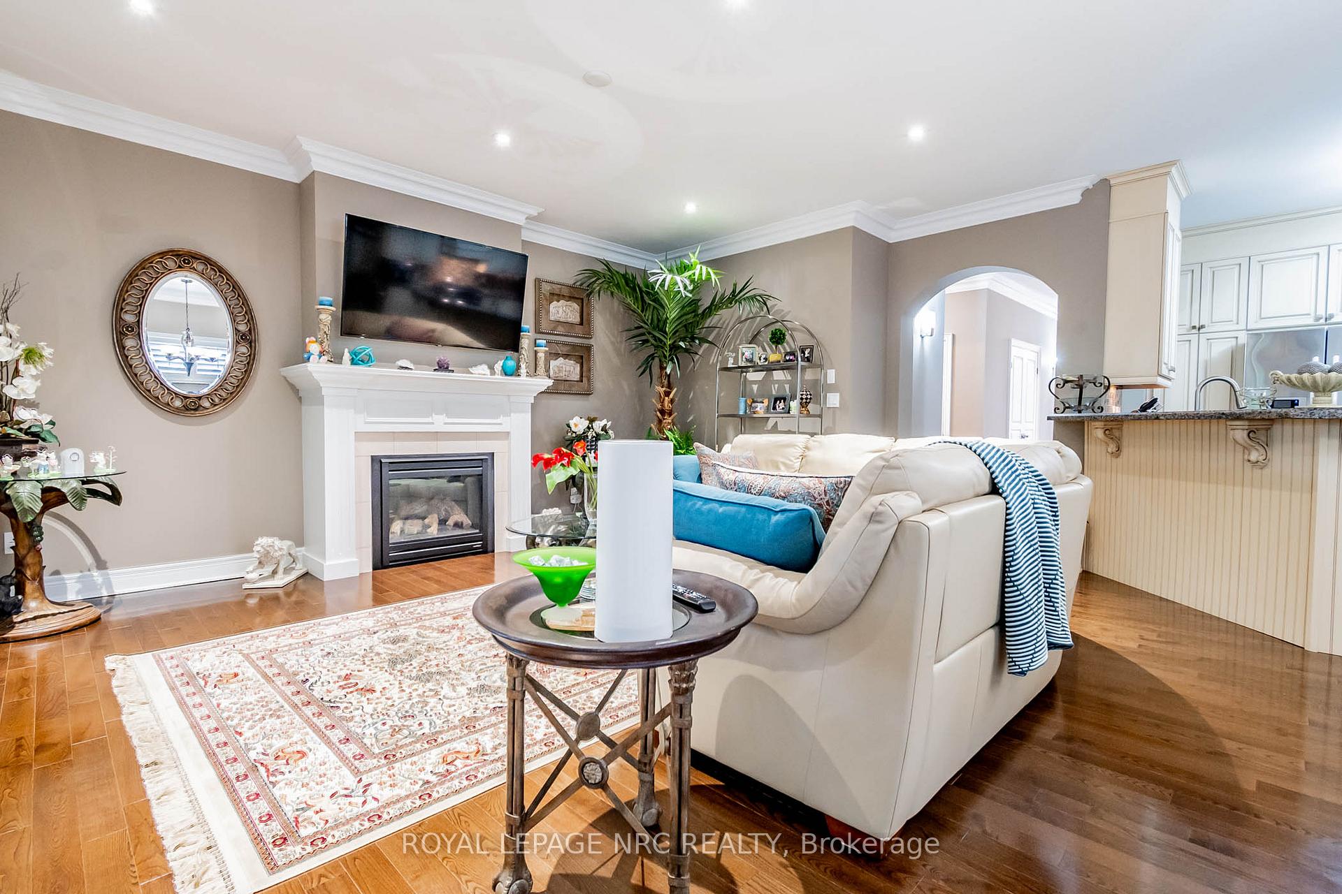 Photo 14 of 43 Cherry Ridge Boulevard, Pelham, Fenwick — HOMEH