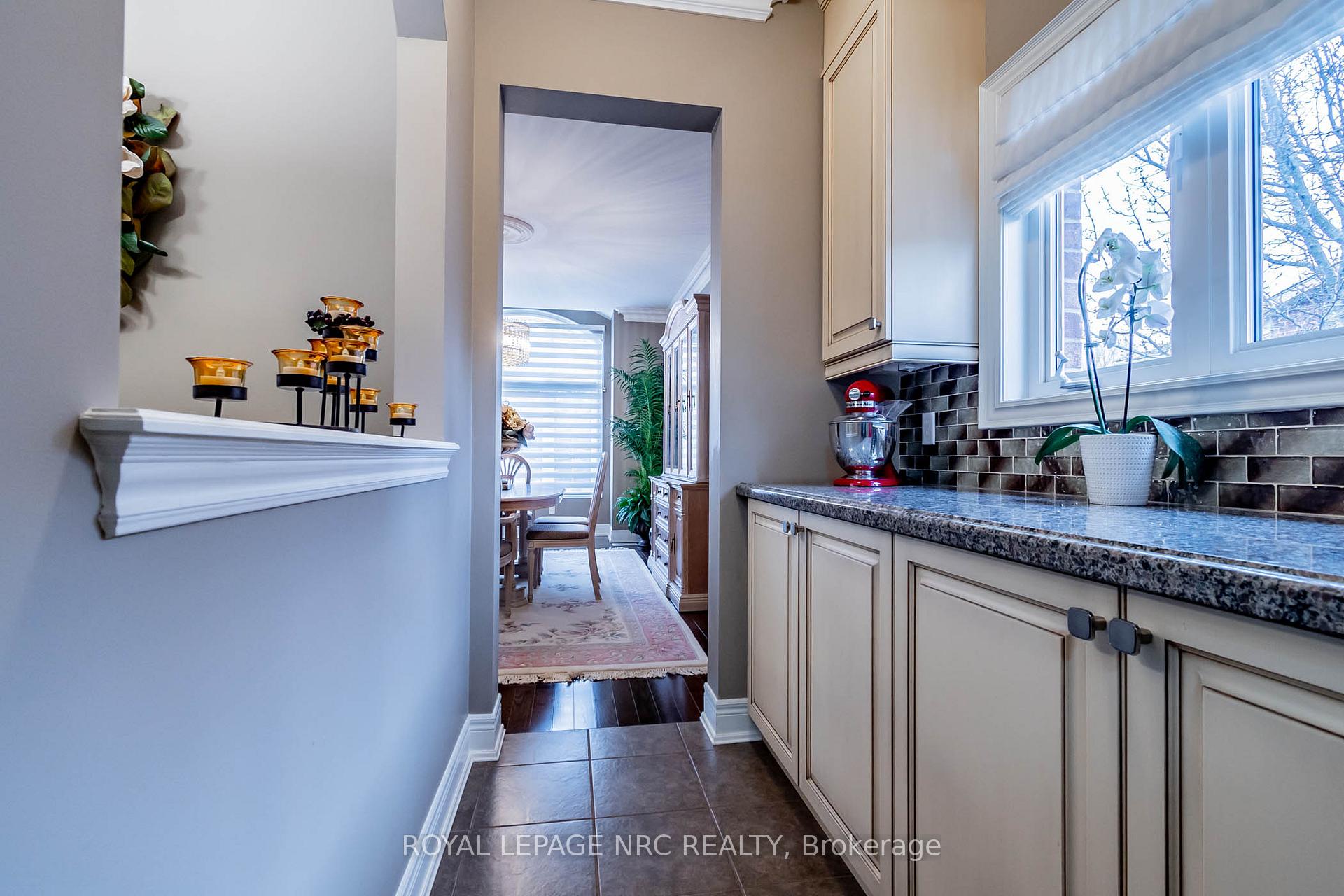 Photo 20 of 43 Cherry Ridge Boulevard, Pelham, Fenwick — HOMEH