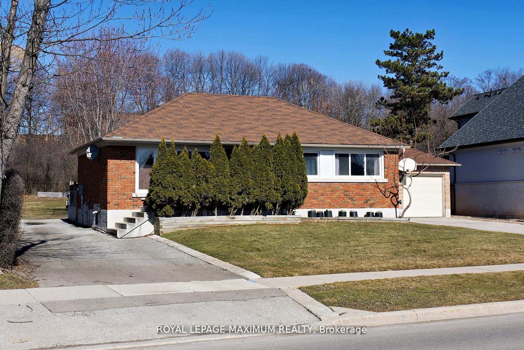 Front of 149 Leighland Avenue