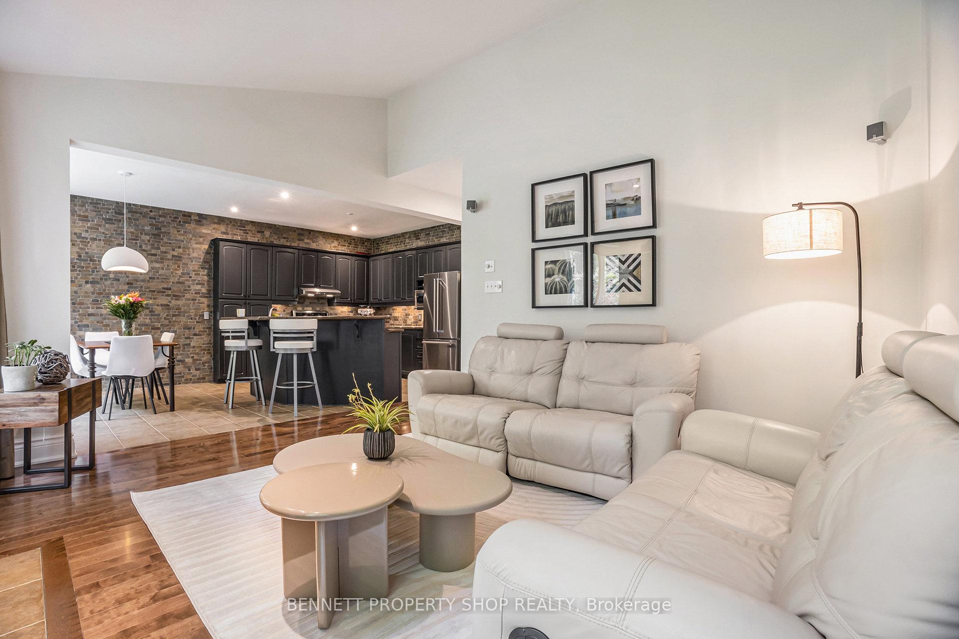 Photo 7 of 5885 Gladewoods Place, Ottawa, Chapel Hill South - Orleans Village — HOMEH