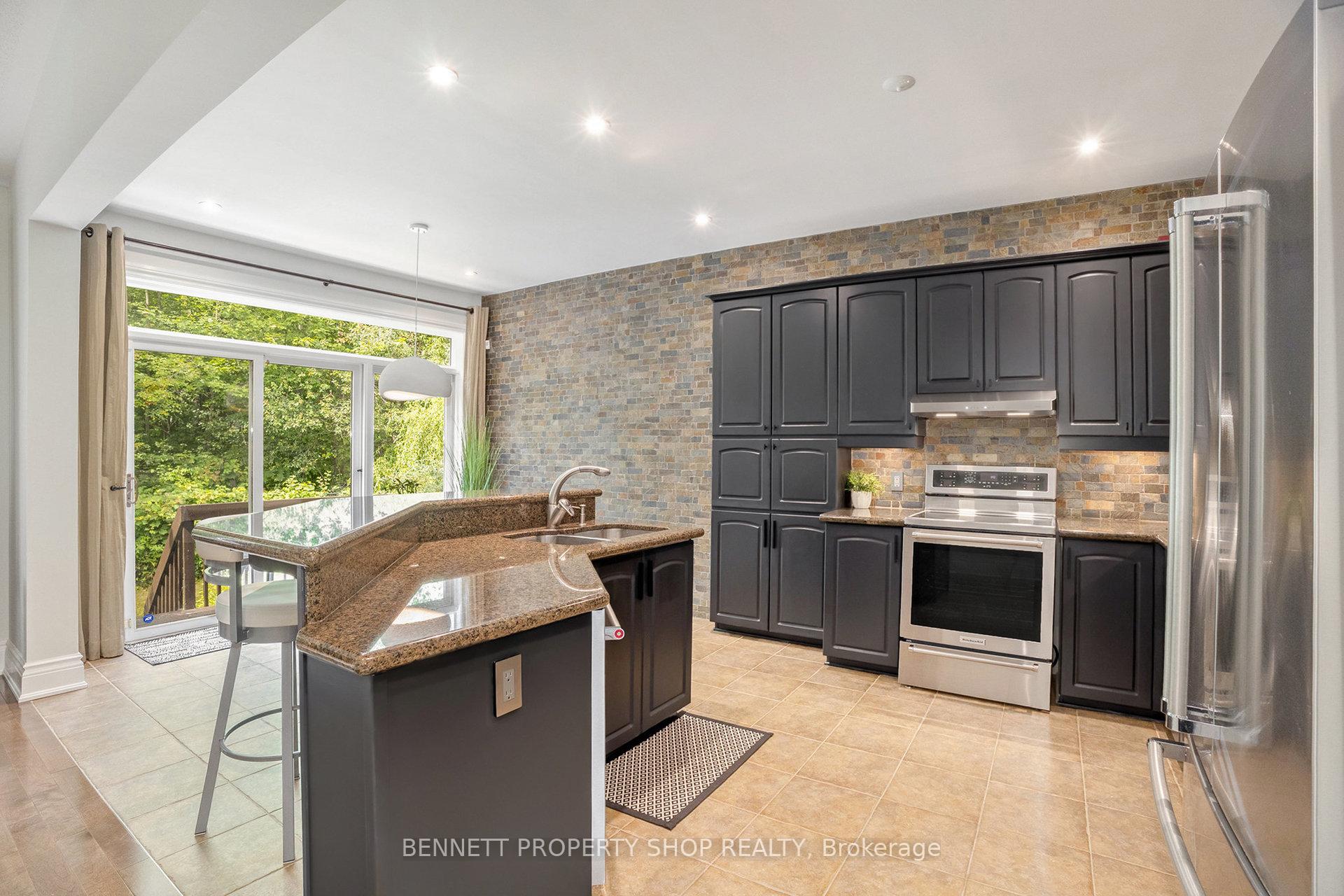 Photo 11 of 5885 Gladewoods Place, Ottawa, Chapel Hill South - Orleans Village — HOMEH