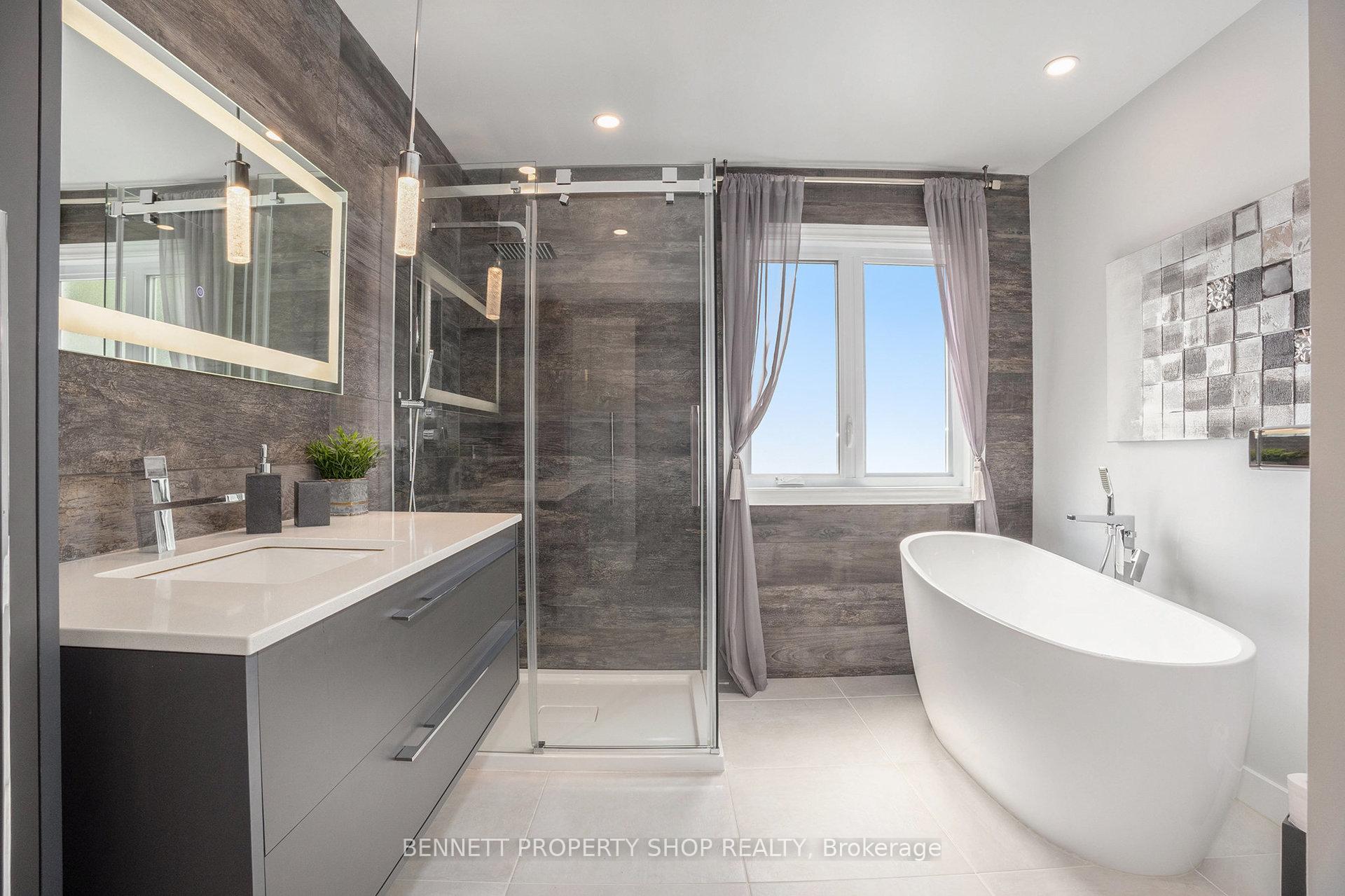 Photo 18 of 5885 Gladewoods Place, Ottawa, Chapel Hill South - Orleans Village — HOMEH