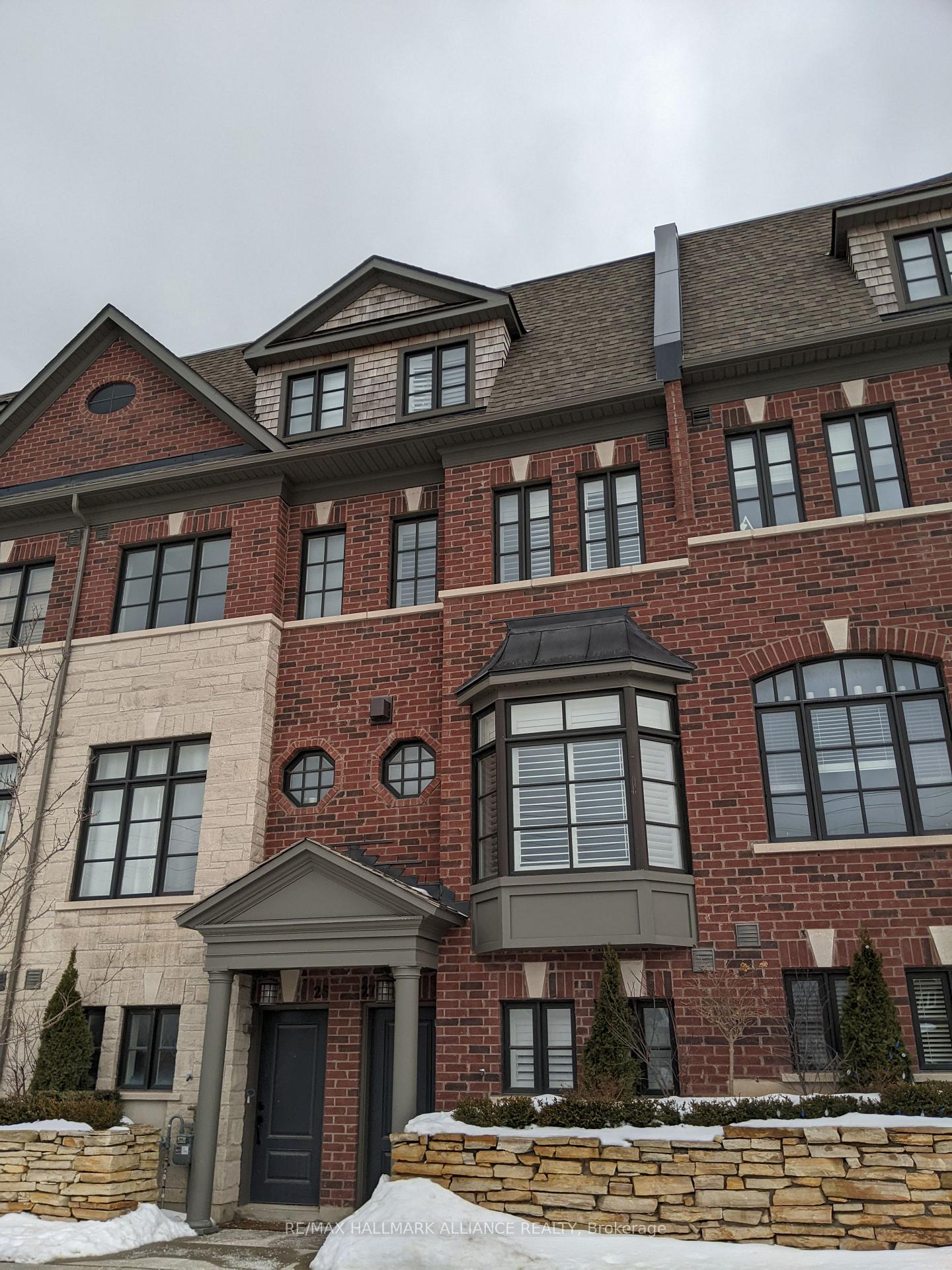 Photo 1 of Unit 27, 2184 Trafalgar Road, Oakville, River Oaks — HOMEH