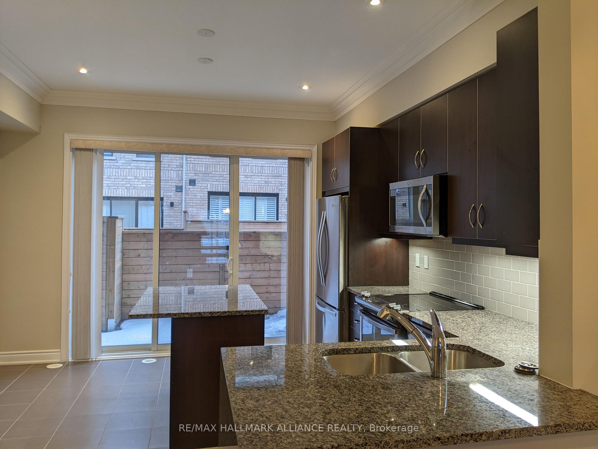 Photo 5 of Unit 27, 2184 Trafalgar Road, Oakville, River Oaks — HOMEH