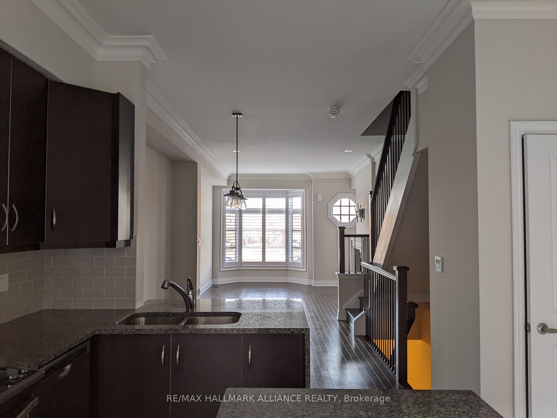 Photo 6 of Unit 27, 2184 Trafalgar Road, Oakville, River Oaks — HOMEH