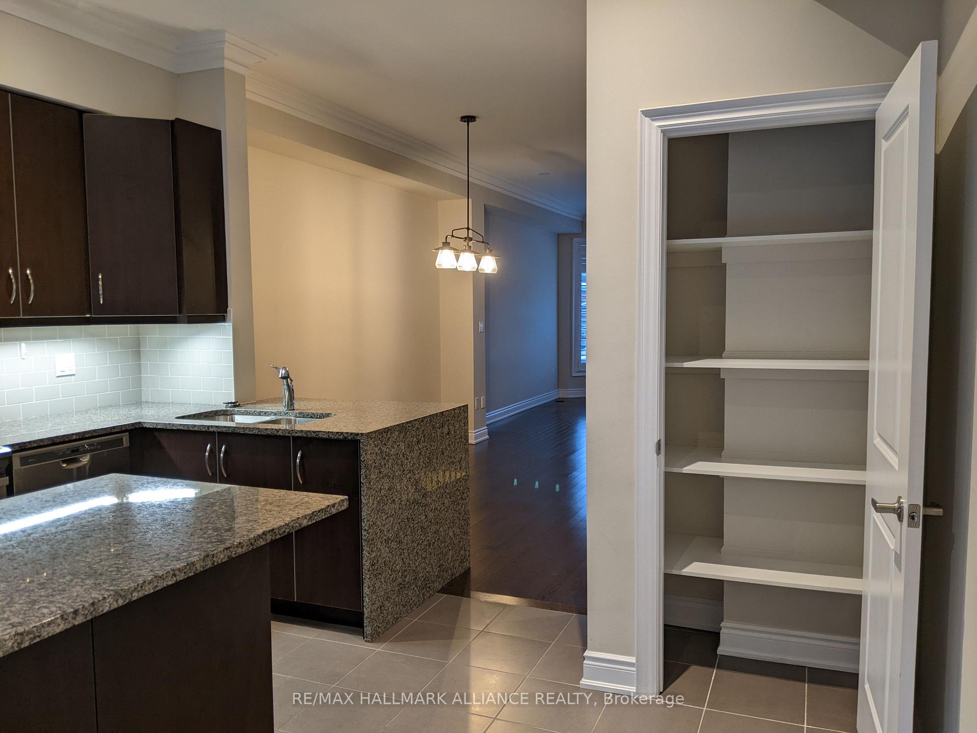 Photo 7 of Unit 27, 2184 Trafalgar Road, Oakville, River Oaks — HOMEH