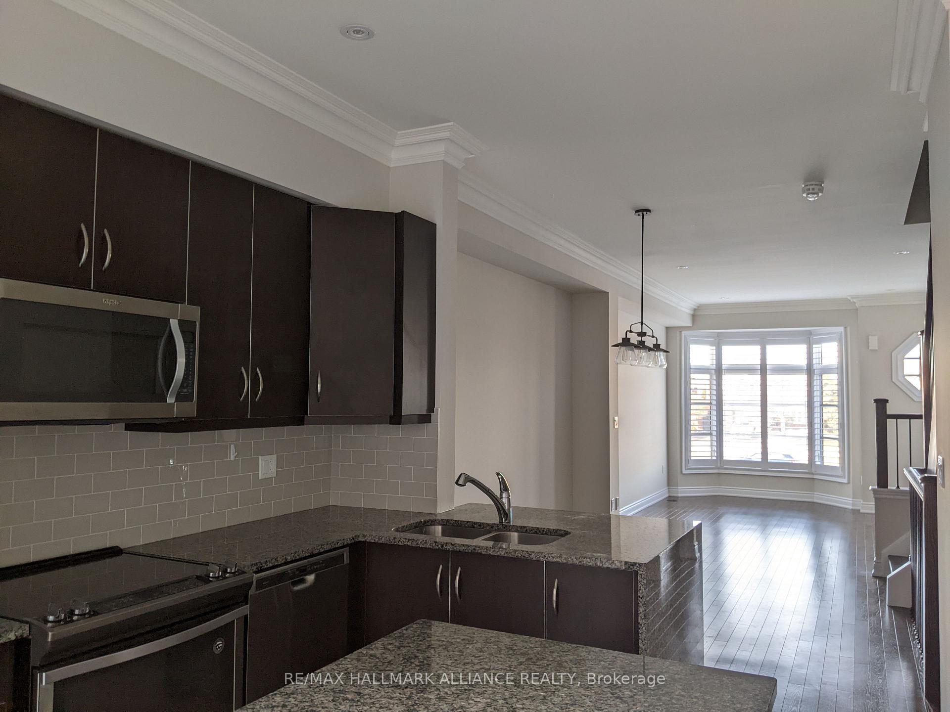 Photo 8 of Unit 27, 2184 Trafalgar Road, Oakville, River Oaks — HOMEH
