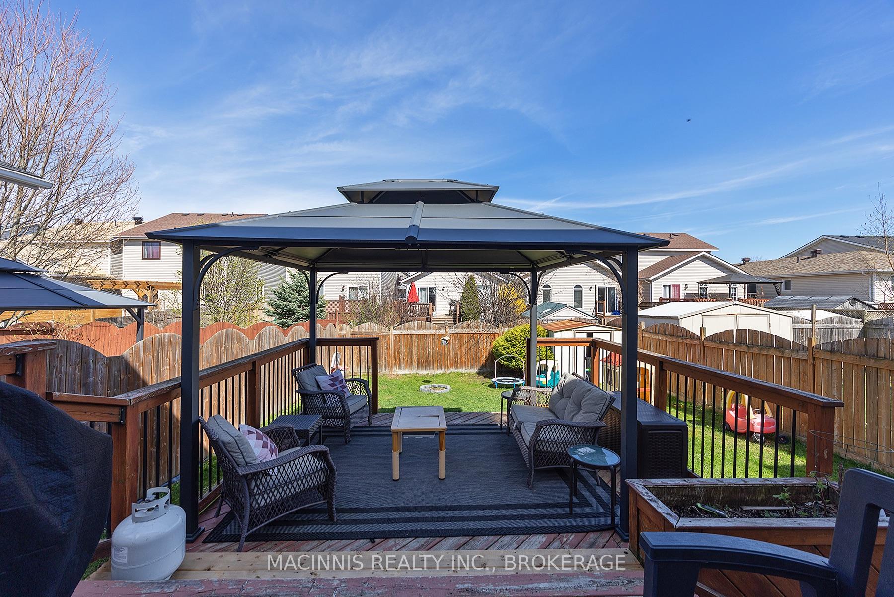Photo 3 of 1018 Rainbow Crescent, Kingston, Kingston East (Incl Barret Crt) — HOMEH