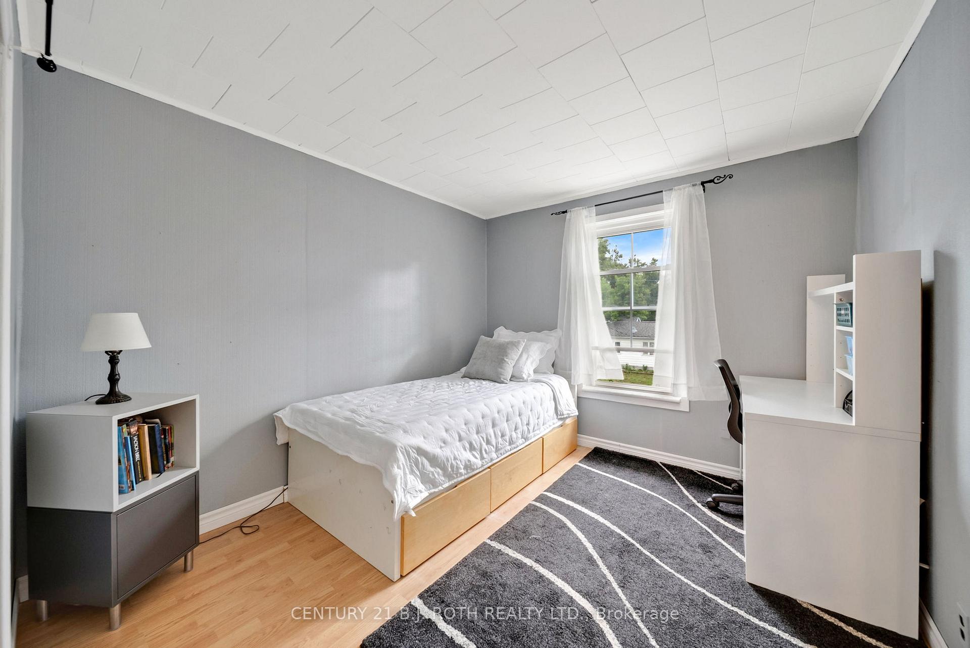 Photo 16 of 81 Douglas Street, Orillia — HOMEH