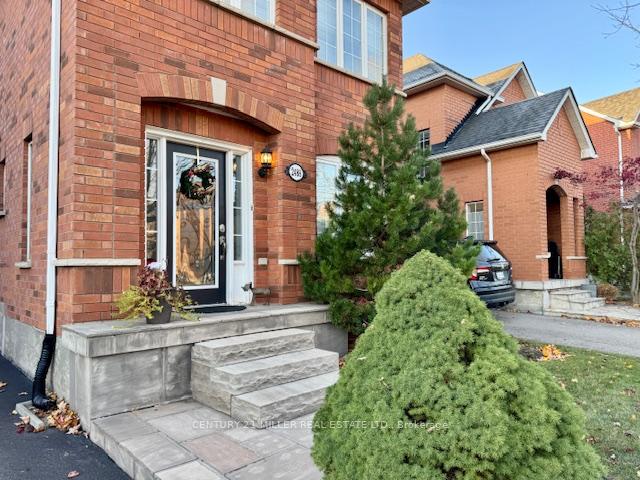 Photo 3 of 2488 Capilano Crescent, Oakville, River Oaks — HOMEH