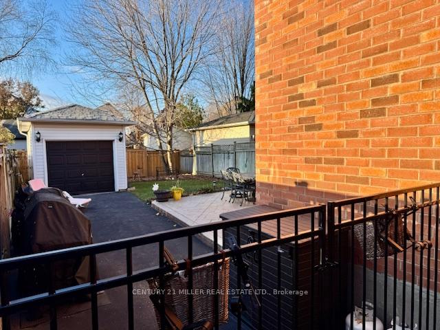 Photo 4 of 2488 Capilano Crescent, Oakville, River Oaks — HOMEH