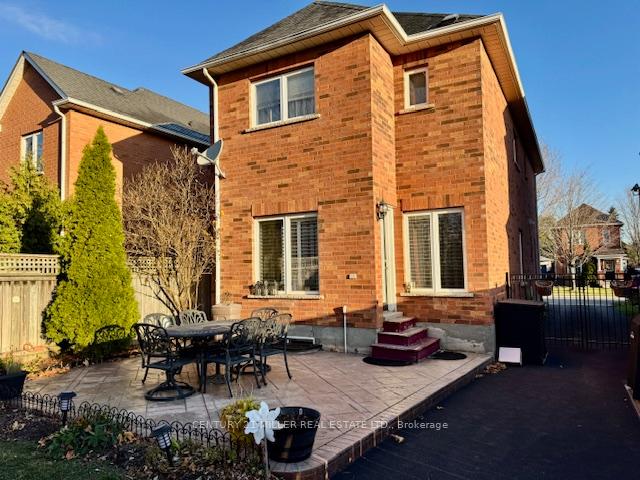Photo 6 of 2488 Capilano Crescent, Oakville, River Oaks — HOMEH