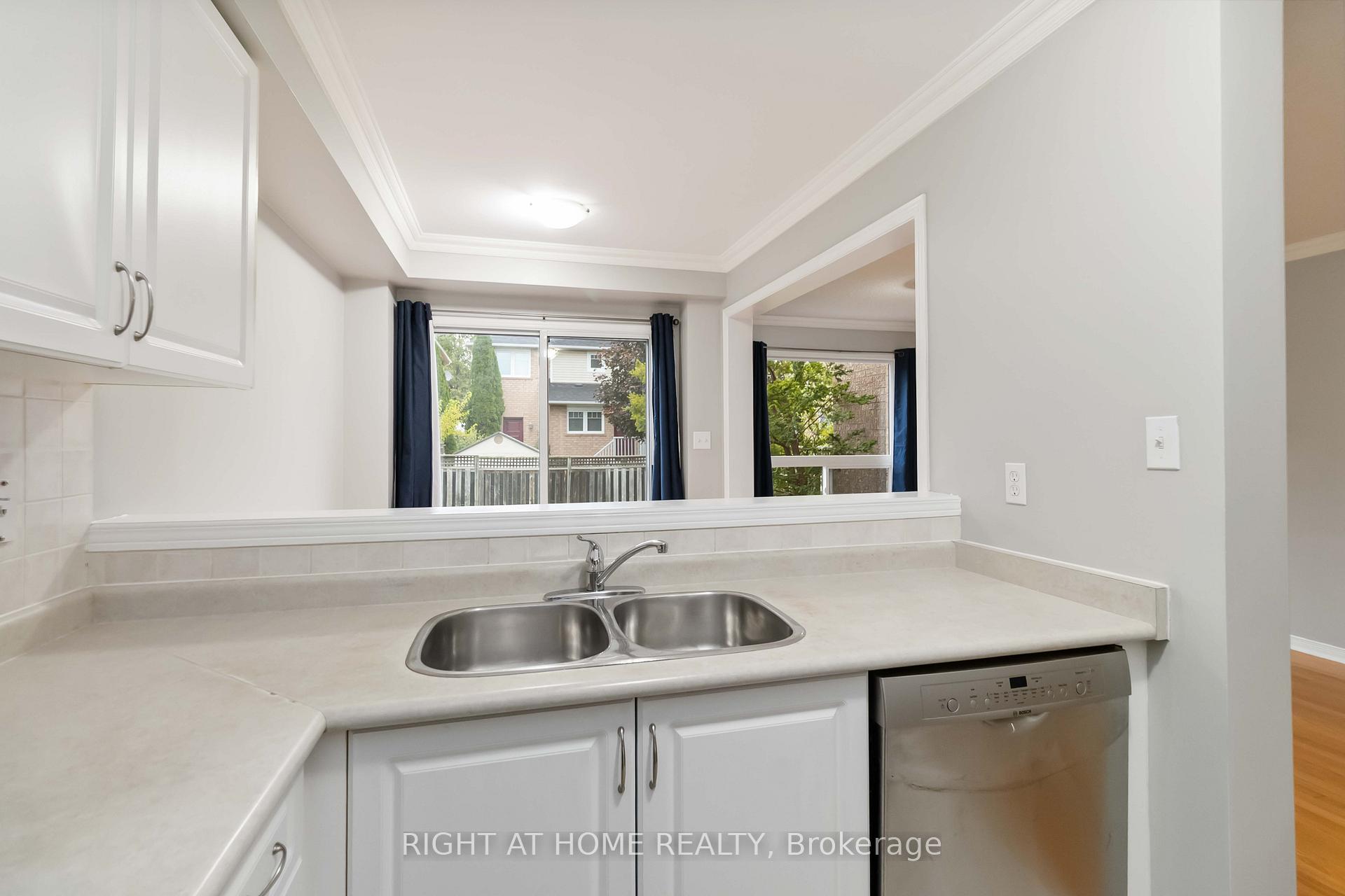 Photo 10 of 2466 Newcastle Crescent, Oakville, West Oak Trails — HOMEH