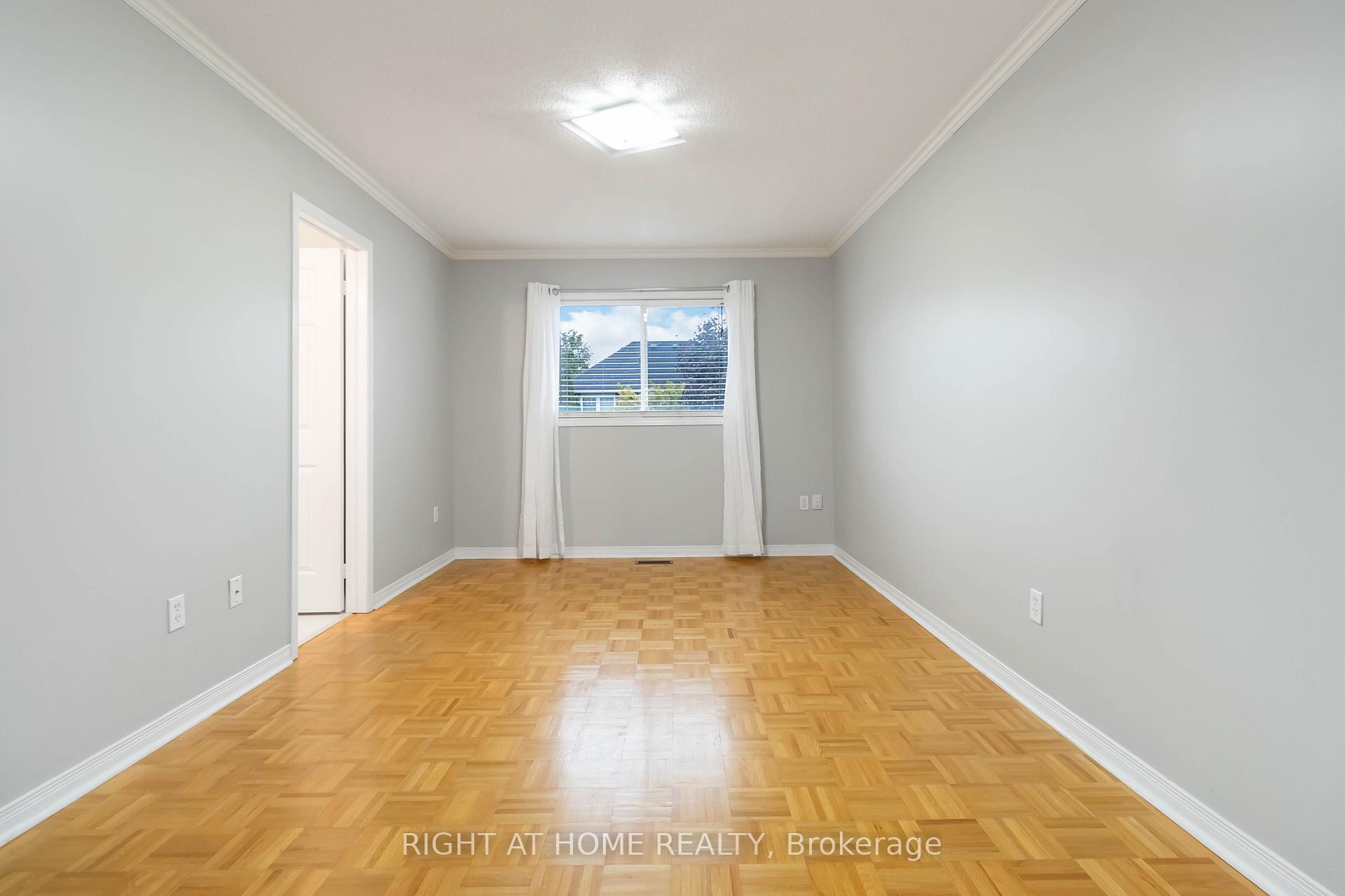 Photo 12 of 2466 Newcastle Crescent, Oakville, West Oak Trails — HOMEH