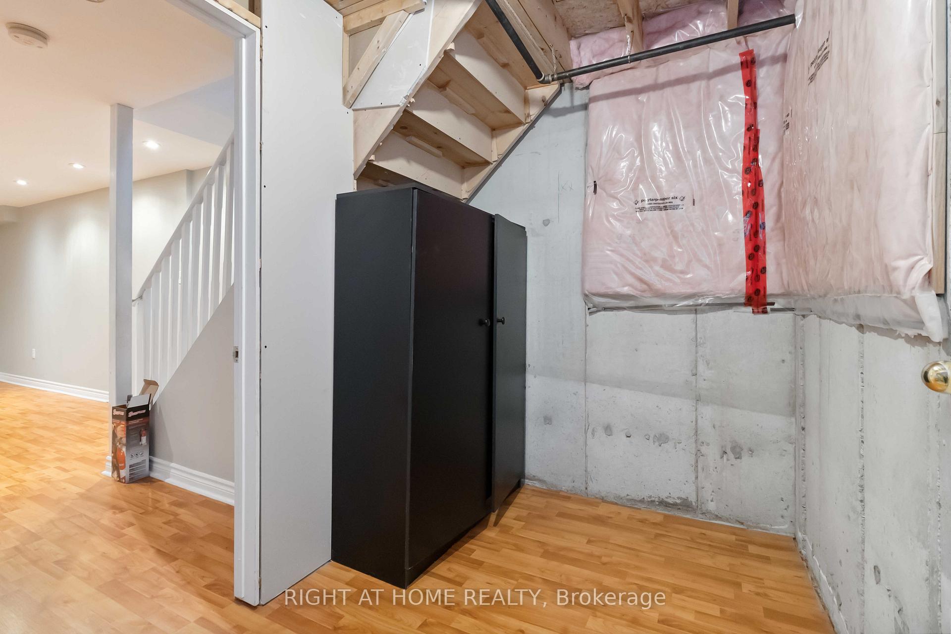 Photo 24 of 2466 Newcastle Crescent, Oakville, West Oak Trails — HOMEH