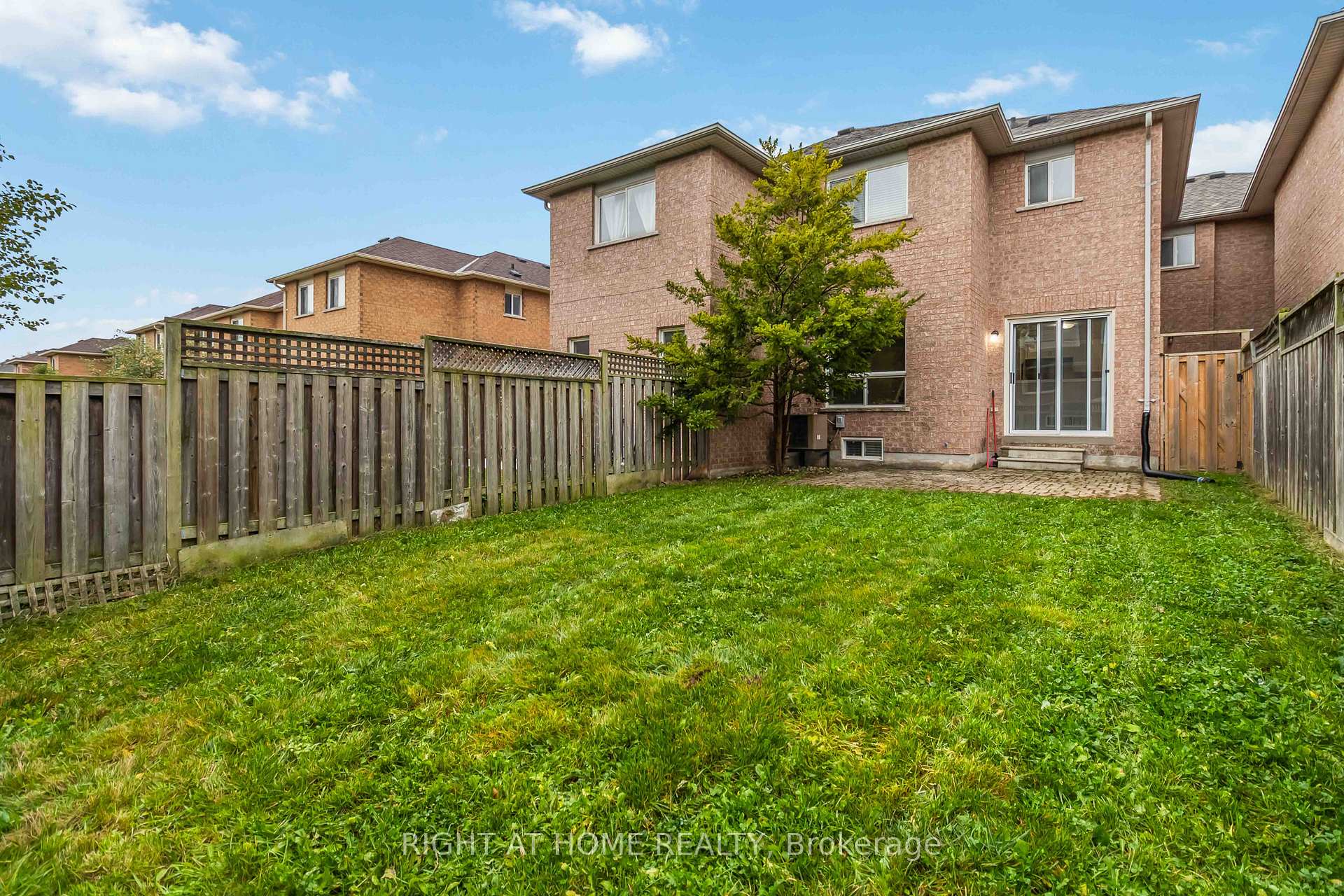 Photo 26 of 2466 Newcastle Crescent, Oakville, West Oak Trails — HOMEH