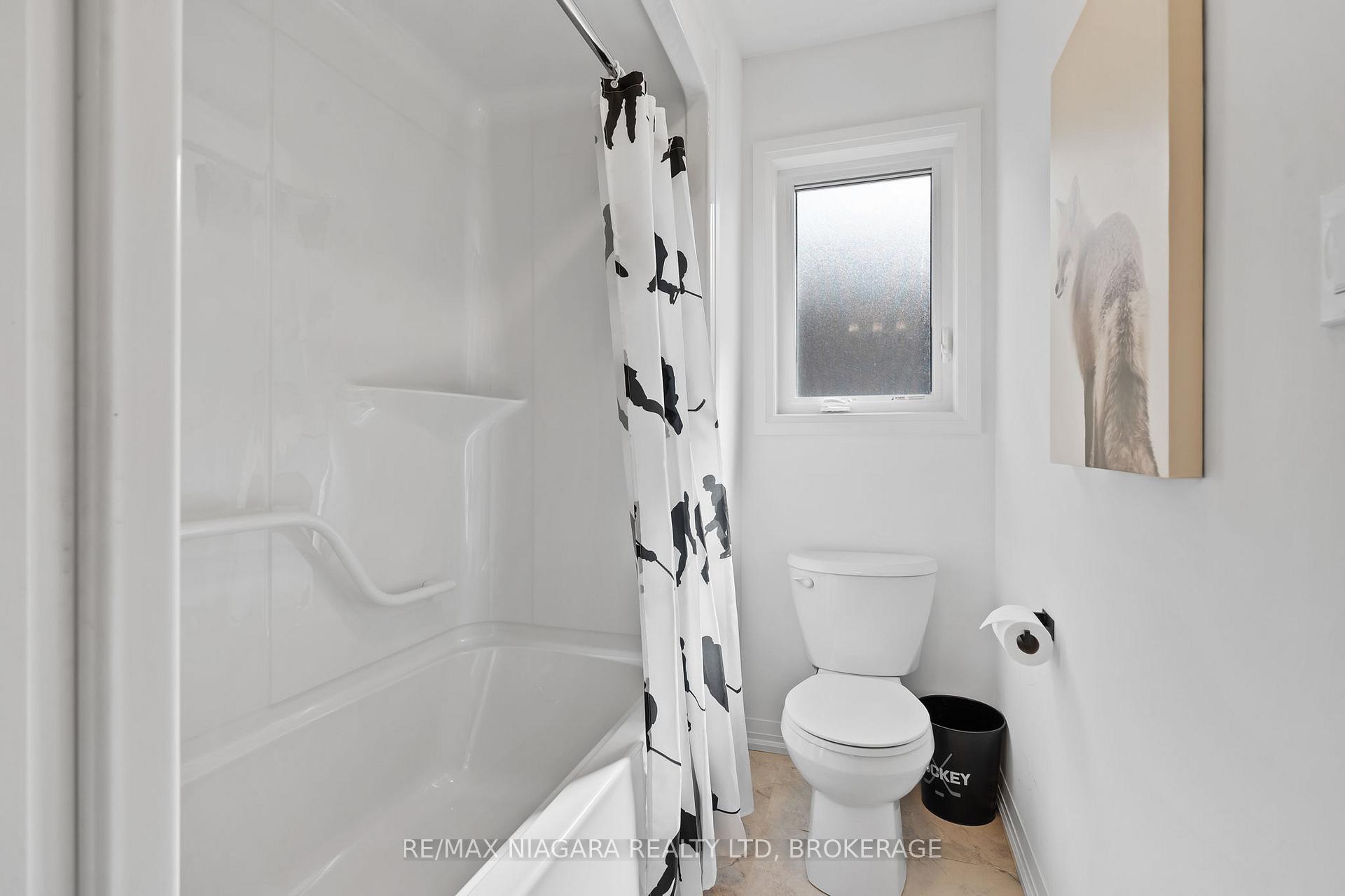 Photo 32 of 7 Samuel Avenue, Pelham, Fonthill — HOMEH