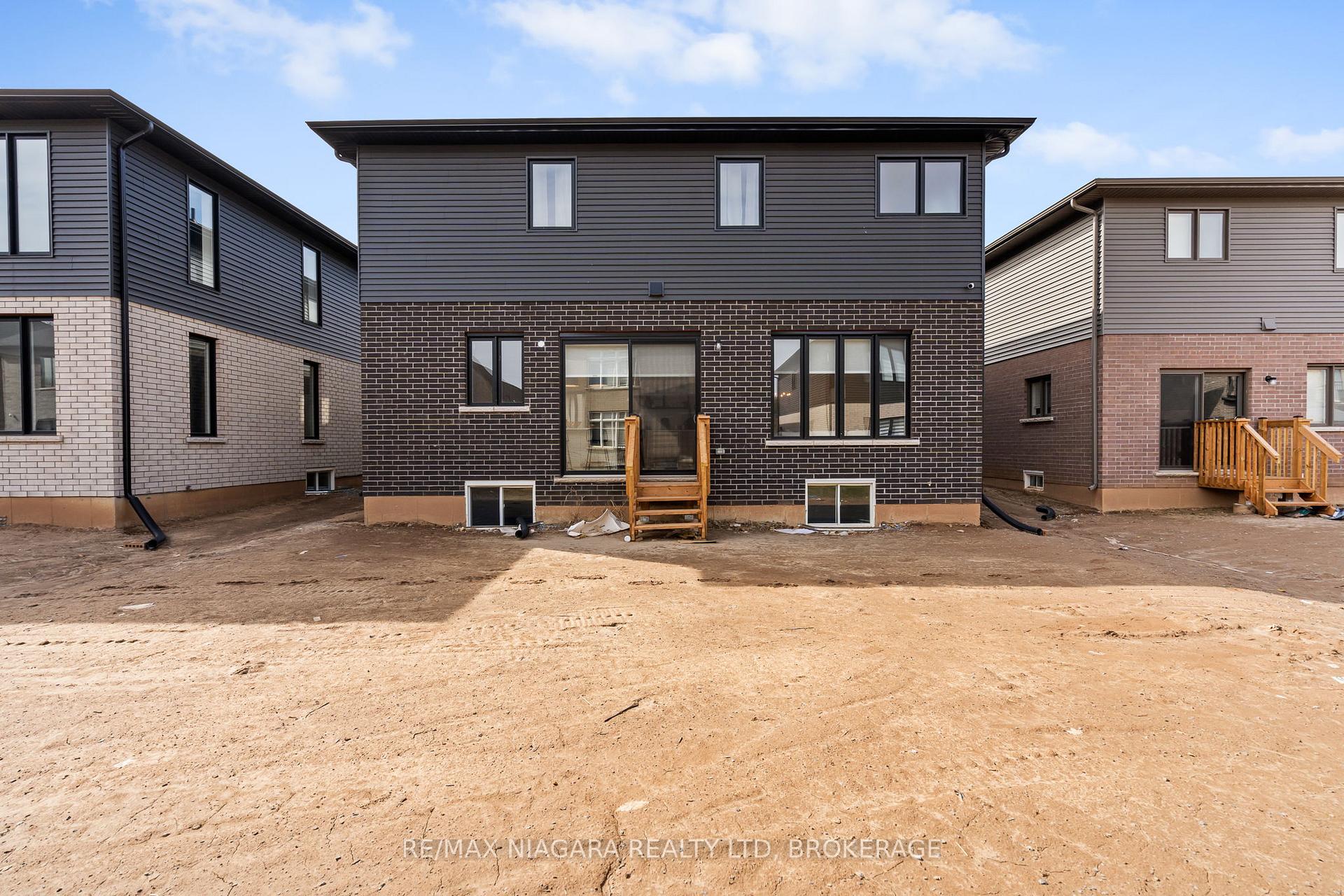 Photo 37 of 7 Samuel Avenue, Pelham, Fonthill — HOMEH