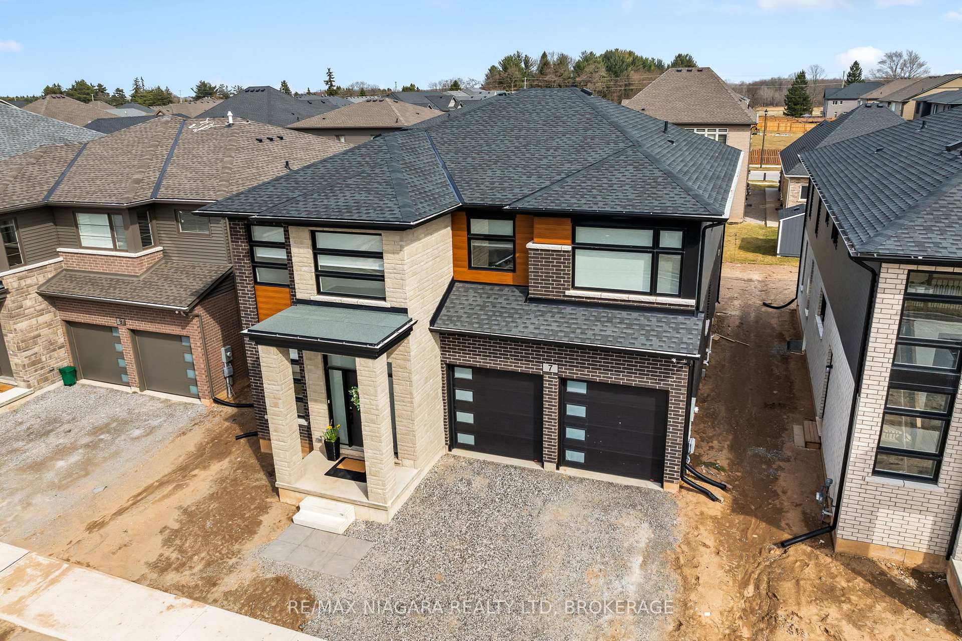 Photo 38 of 7 Samuel Avenue, Pelham, Fonthill — HOMEH