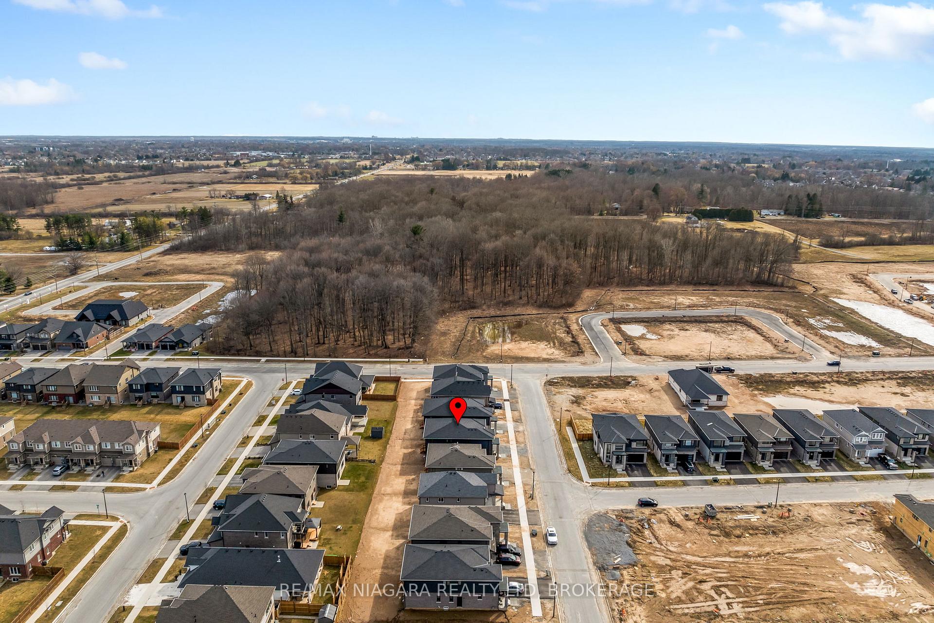 Photo 40 of 7 Samuel Avenue, Pelham, Fonthill — HOMEH