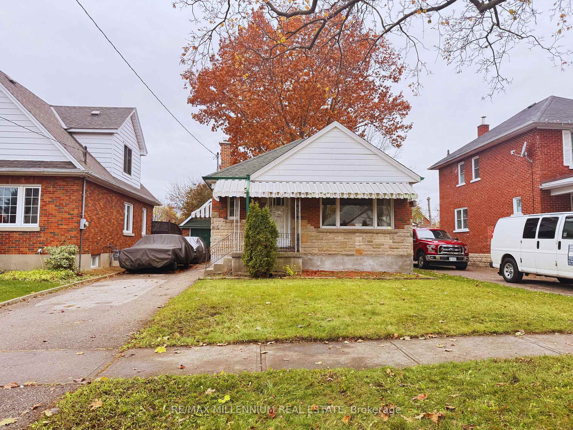 Photo 2 of 94 Cadillac Avenue S, Oshawa, Central — HOMEH