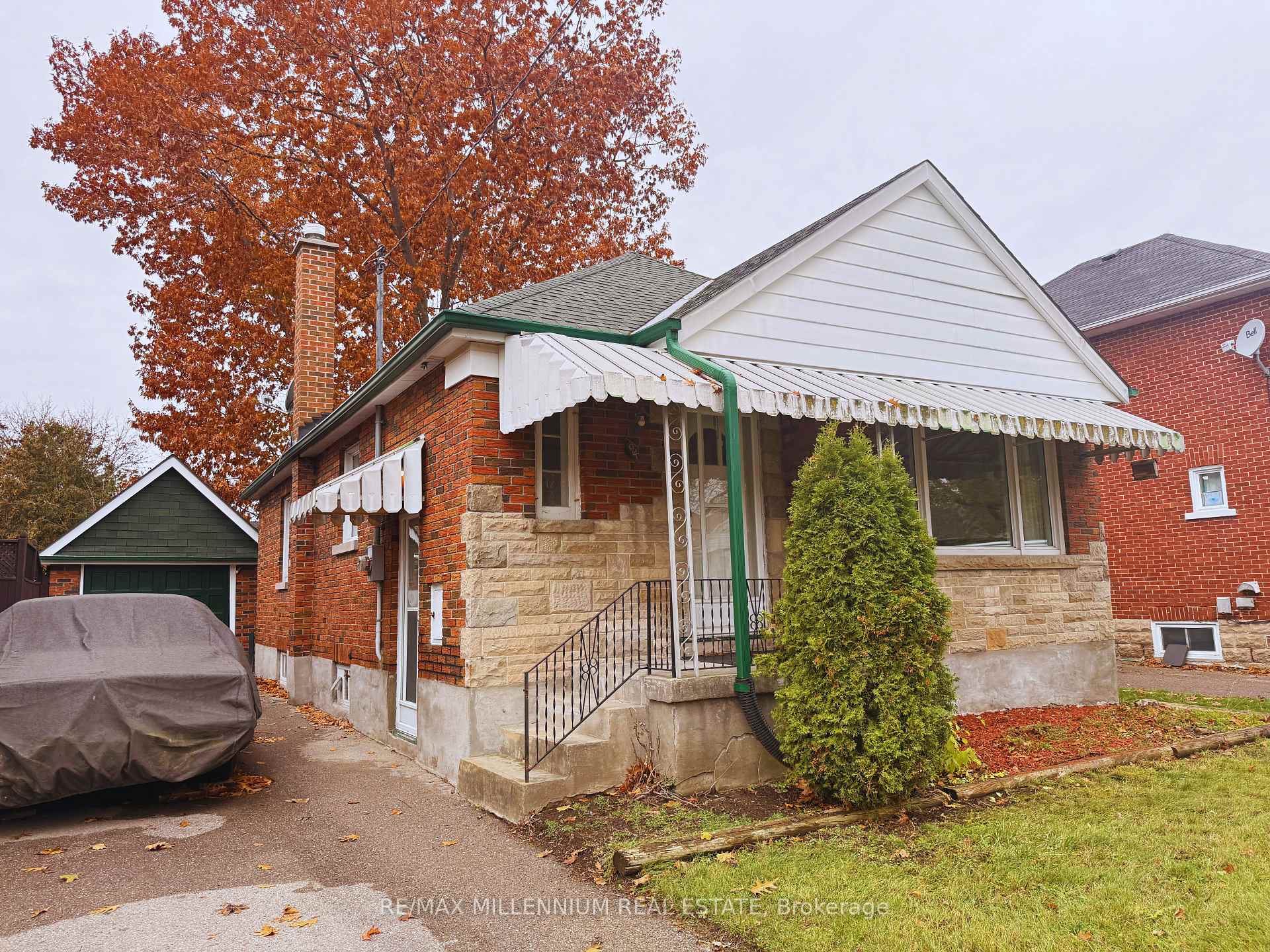 Photo 3 of 94 Cadillac Avenue S, Oshawa, Central — HOMEH