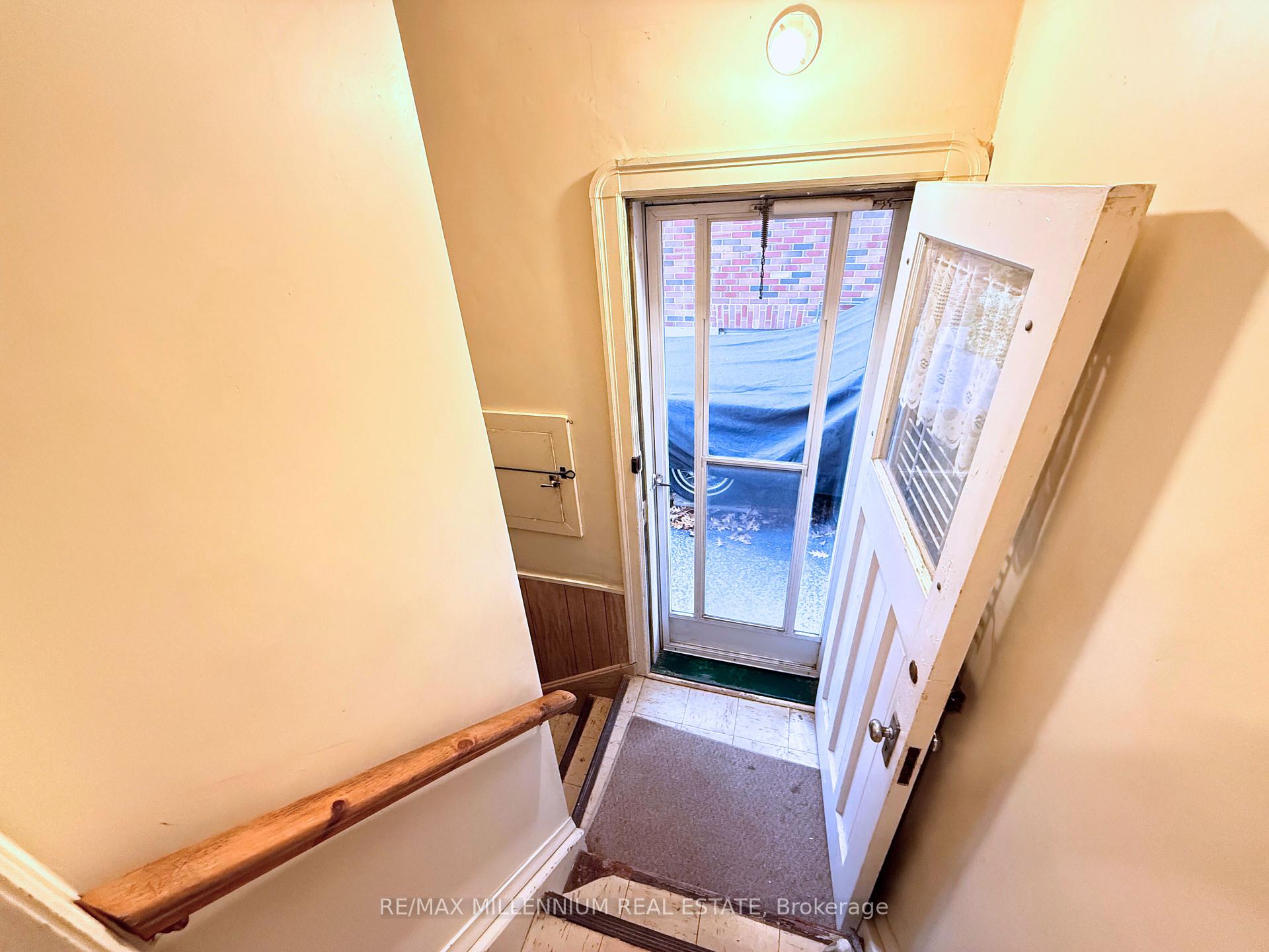 Photo 8 of 94 Cadillac Avenue S, Oshawa, Central — HOMEH