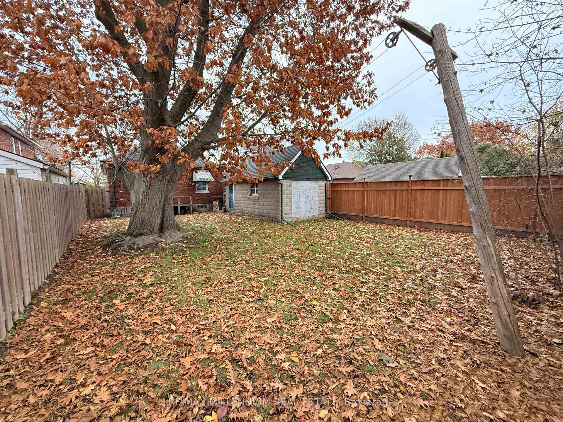 Photo 15 of 94 Cadillac Avenue S, Oshawa, Central — HOMEH