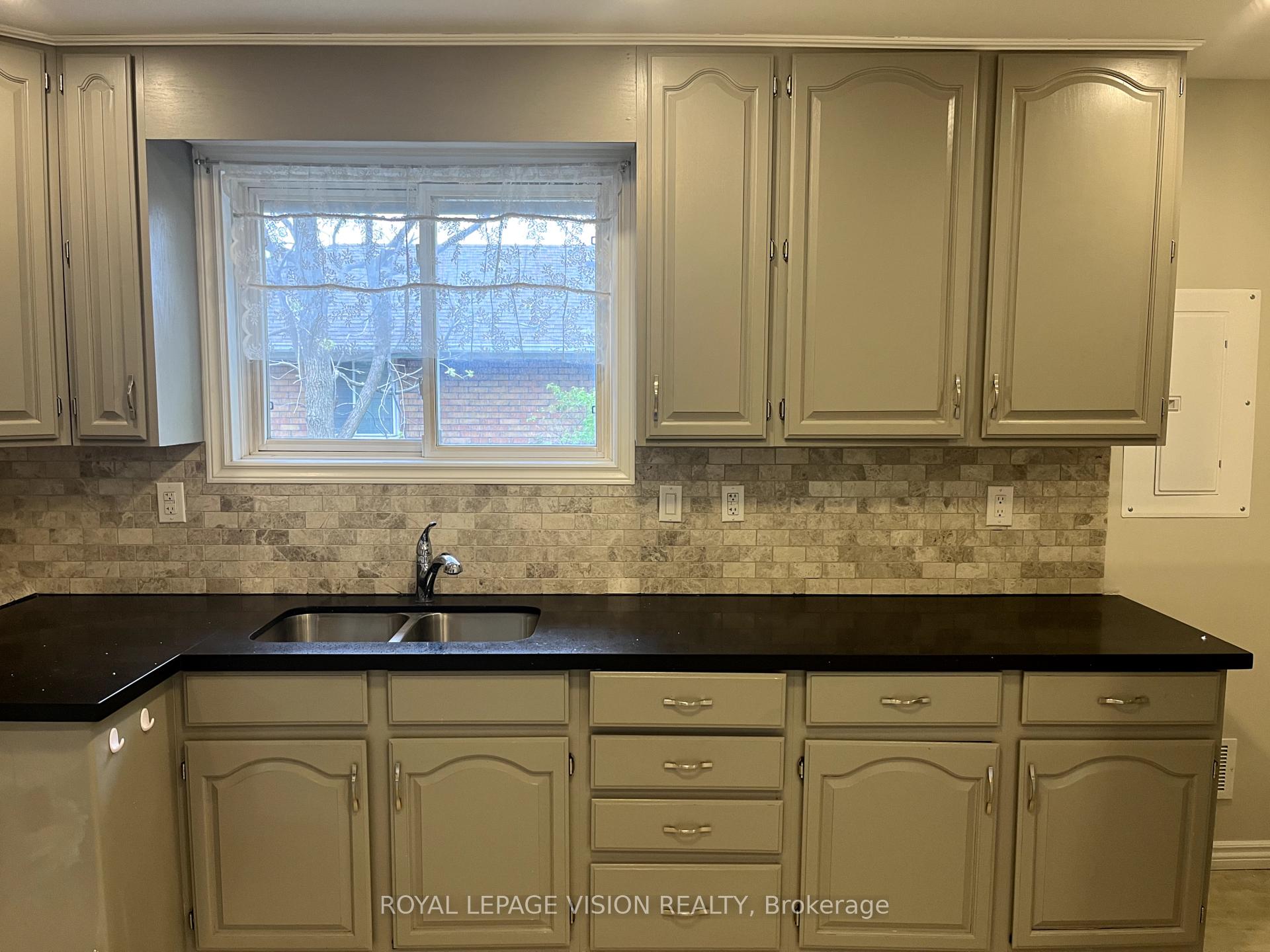 Photo 5 of Unit Main Floor, 784 Olive Avenue, Oshawa, Donevan — HOMEH