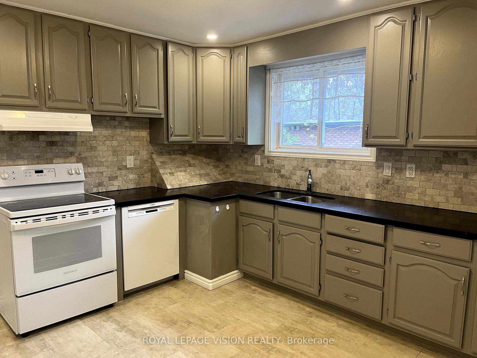 Photo 6 of Unit Main Floor, 784 Olive Avenue, Oshawa, Donevan — HOMEH