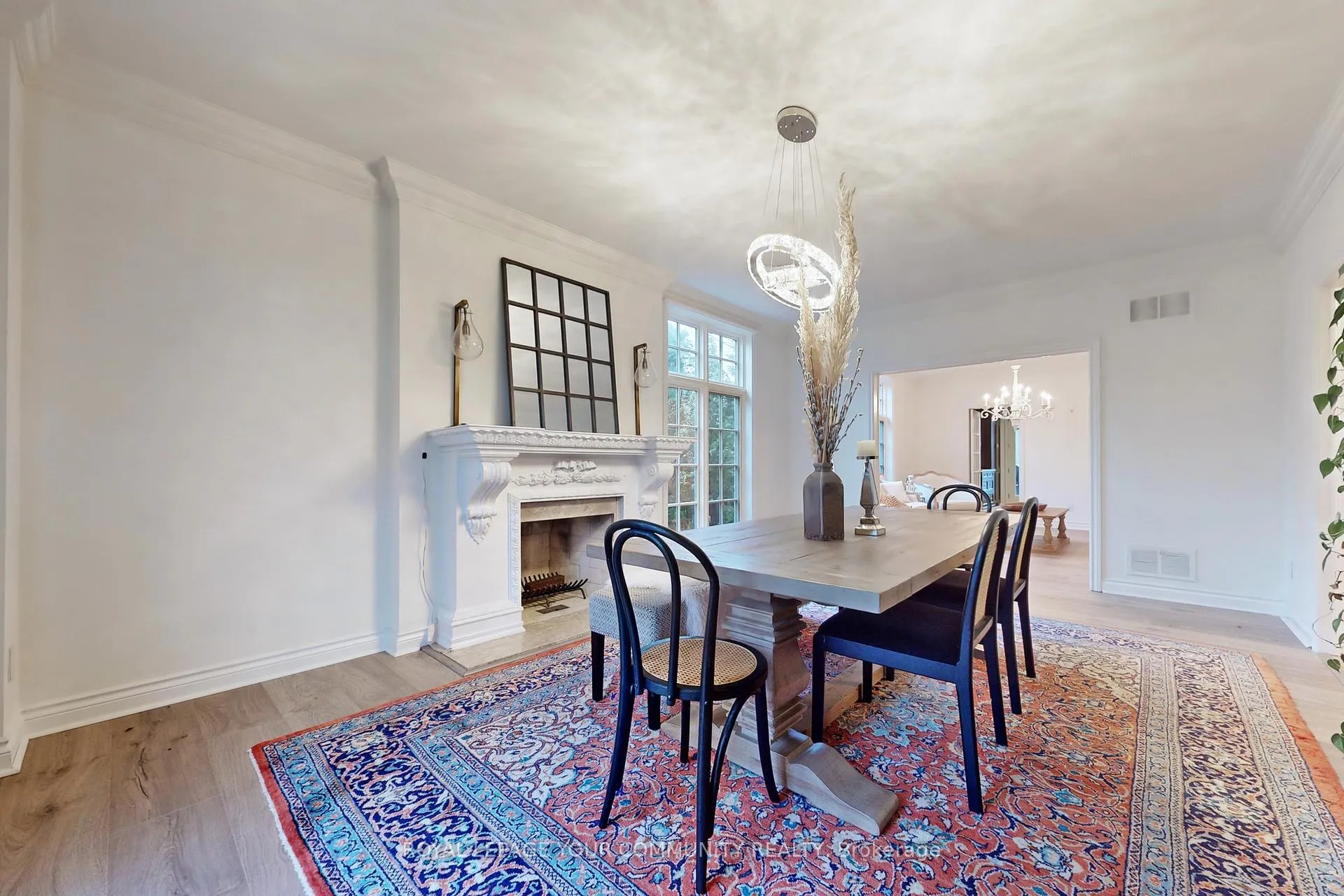 Photo 4 of 94 Byron Street, Oakville, Ford — HOMEH