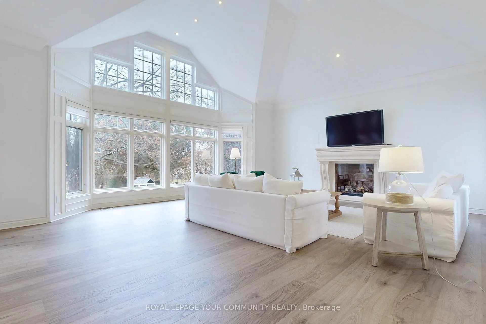Photo 7 of 94 Byron Street, Oakville, Ford — HOMEH