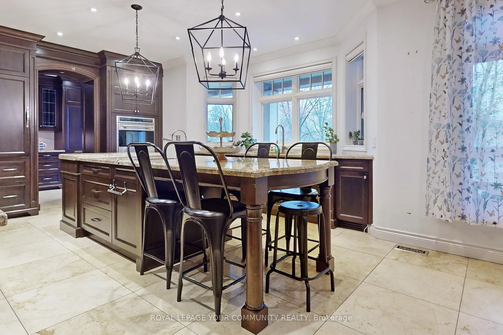 Photo 8 of 94 Byron Street, Oakville, Ford — HOMEH