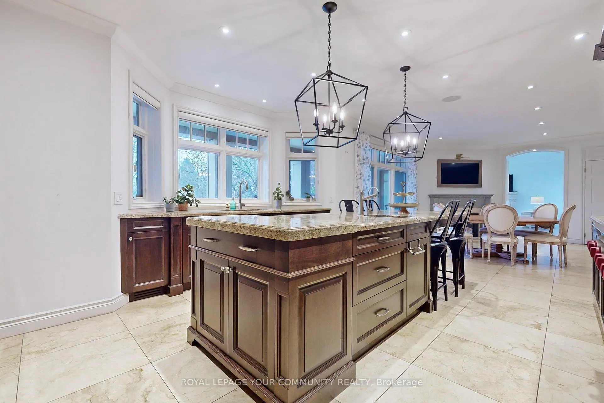 Photo 10 of 94 Byron Street, Oakville, Ford — HOMEH