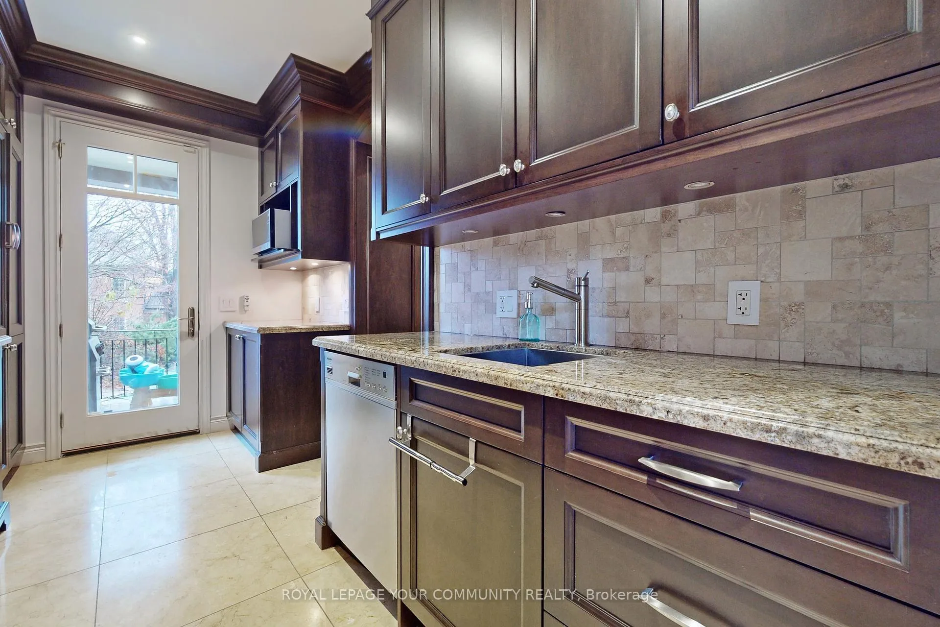 Photo 13 of 94 Byron Street, Oakville, Ford — HOMEH