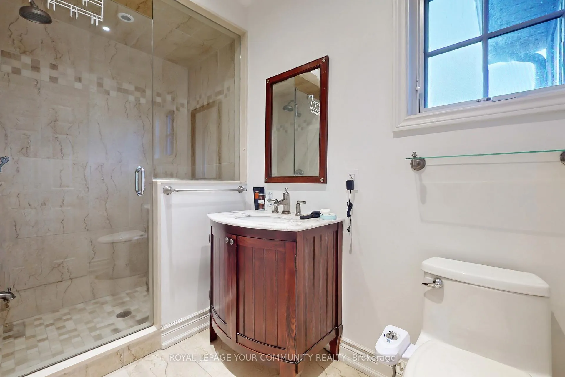 Photo 23 of 94 Byron Street, Oakville, Ford — HOMEH