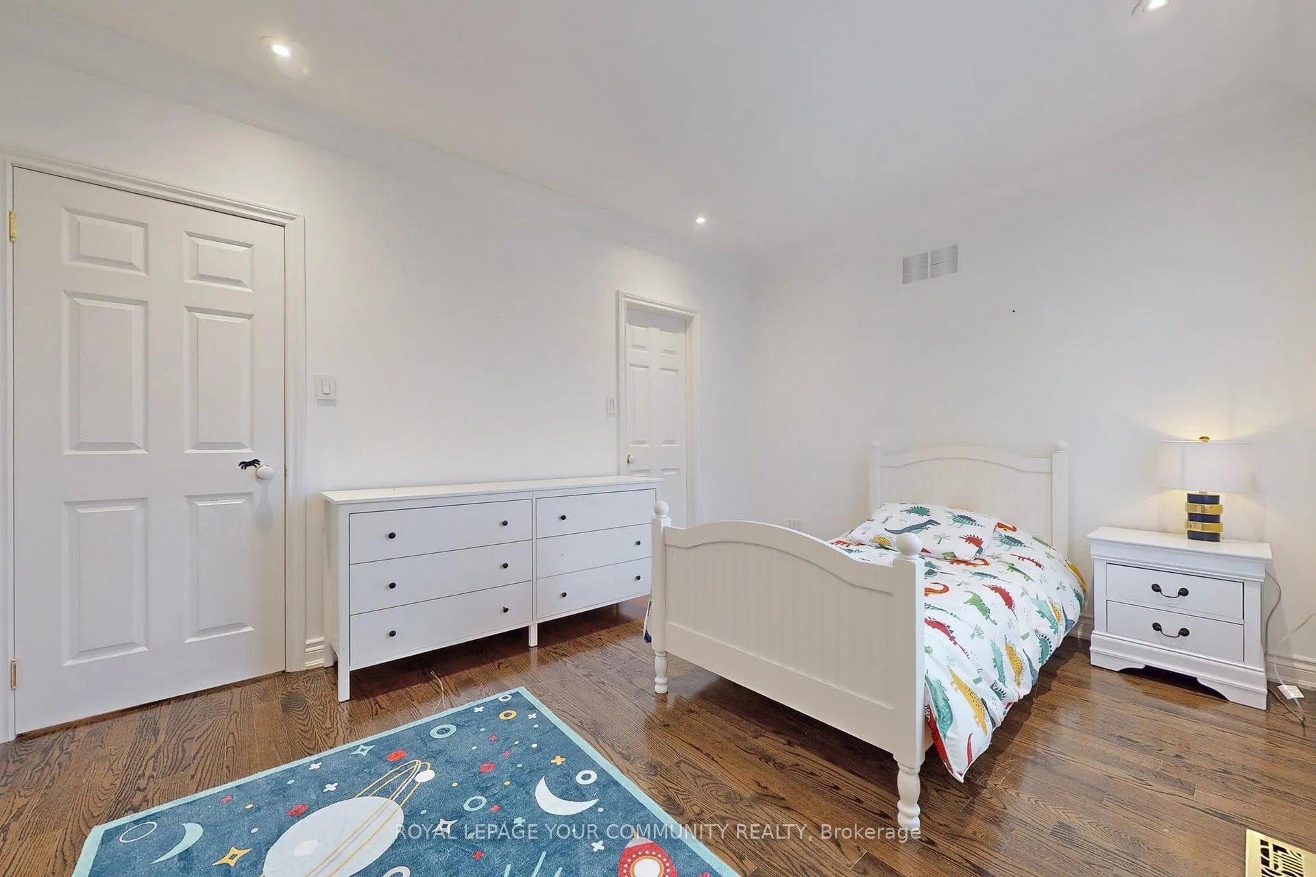 Photo 26 of 94 Byron Street, Oakville, Ford — HOMEH