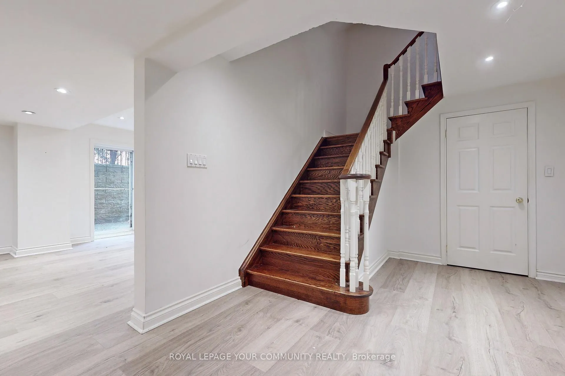 Photo 29 of 94 Byron Street, Oakville, Ford — HOMEH