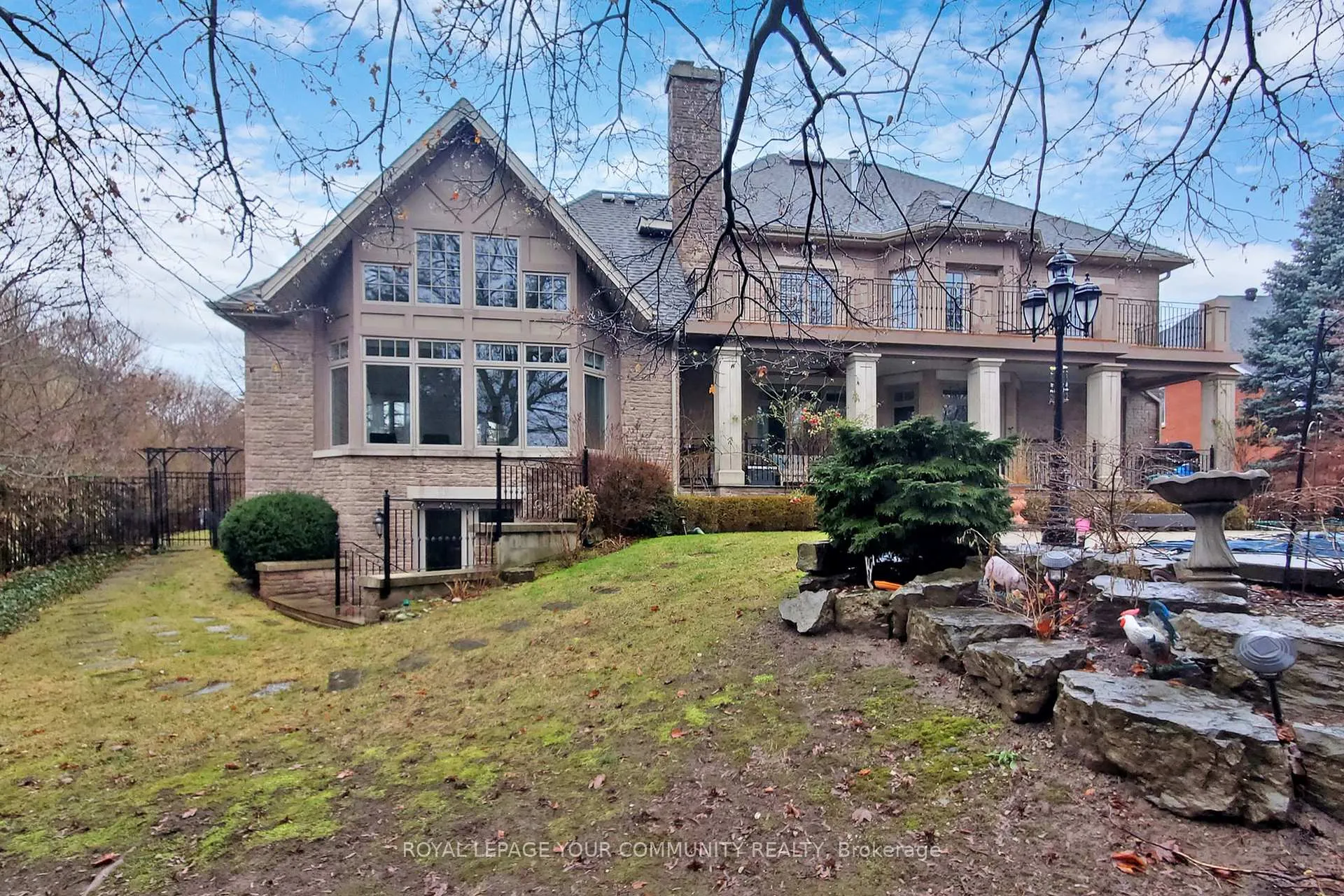Photo 36 of 94 Byron Street, Oakville, Ford — HOMEH