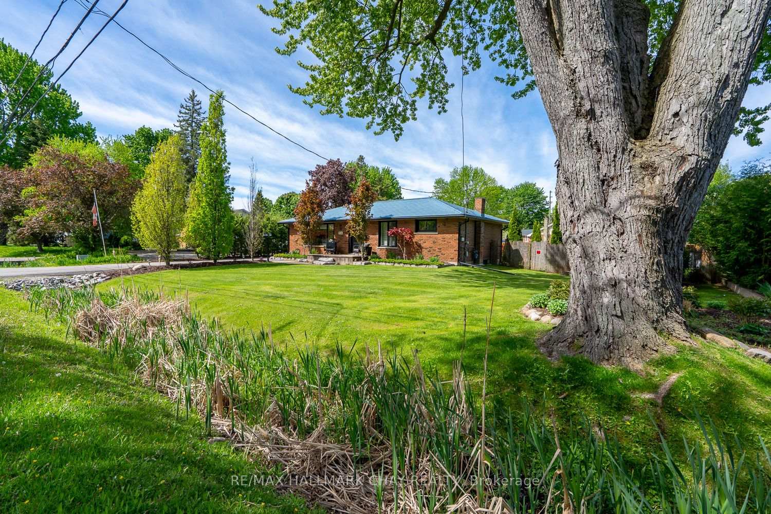 Photo 1 of 314 Centre Street N, New Tecumseth, Beeton — HOMEH