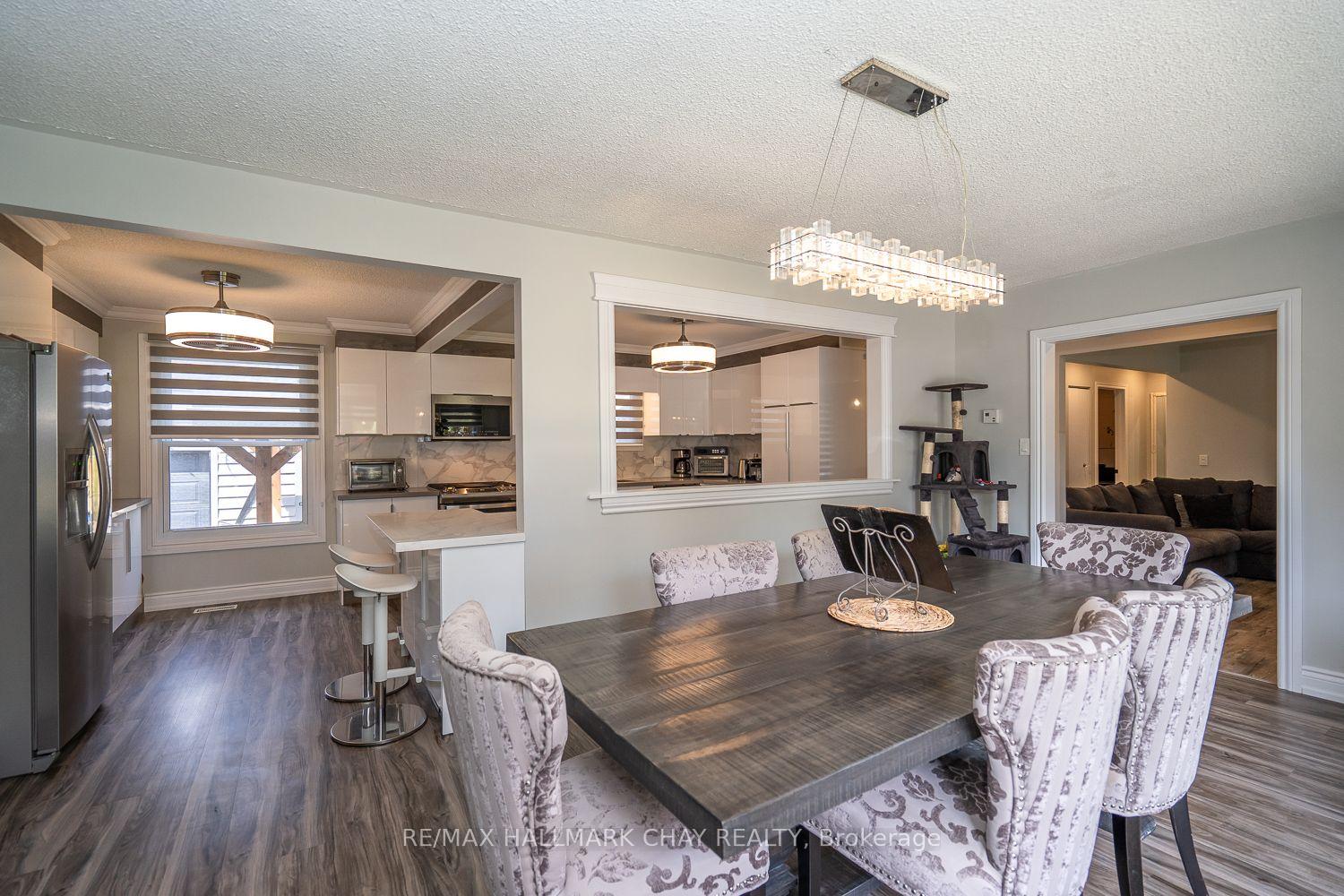 Photo 5 of 314 Centre Street N, New Tecumseth, Beeton — HOMEH